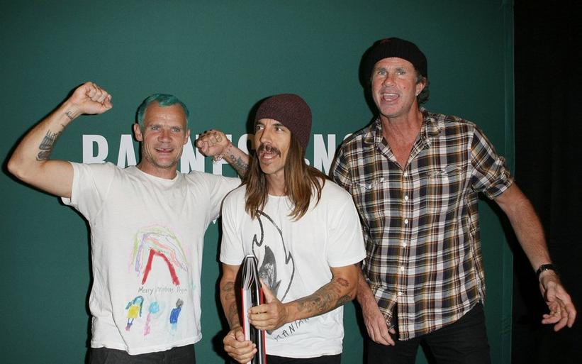 Red Hot Chili Peppers To Stream Show Live From The Egyptian Pyramids