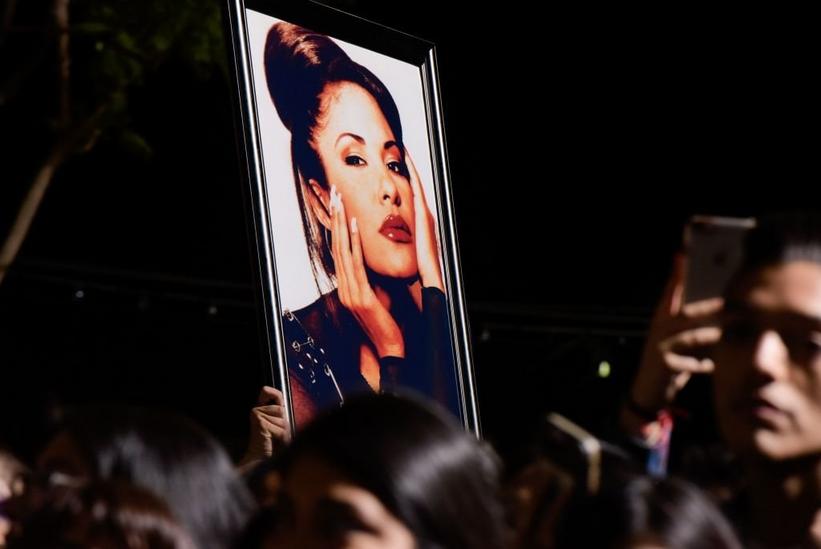 Fans remember Selena