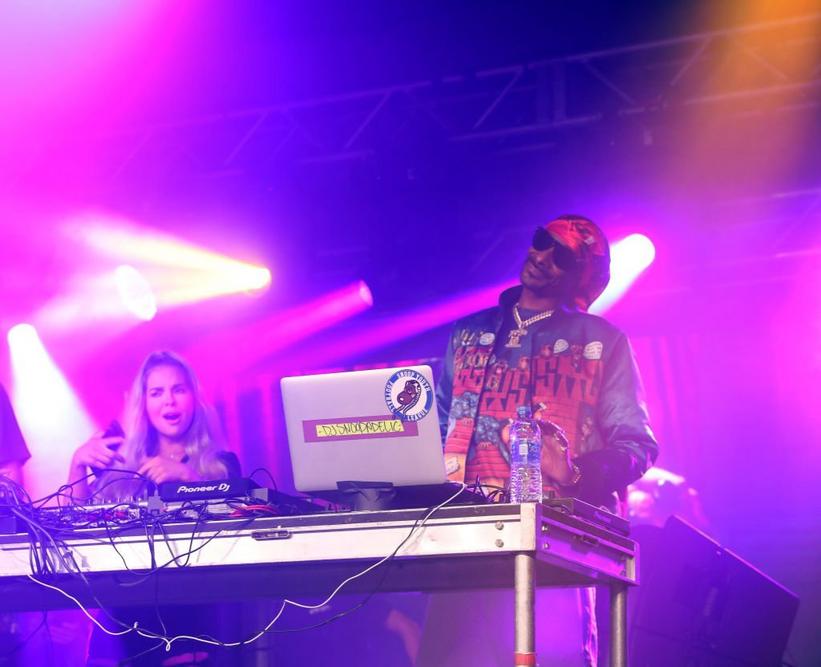 Snoop Dogg Brings The West Coast Vibe To Manchester Canada