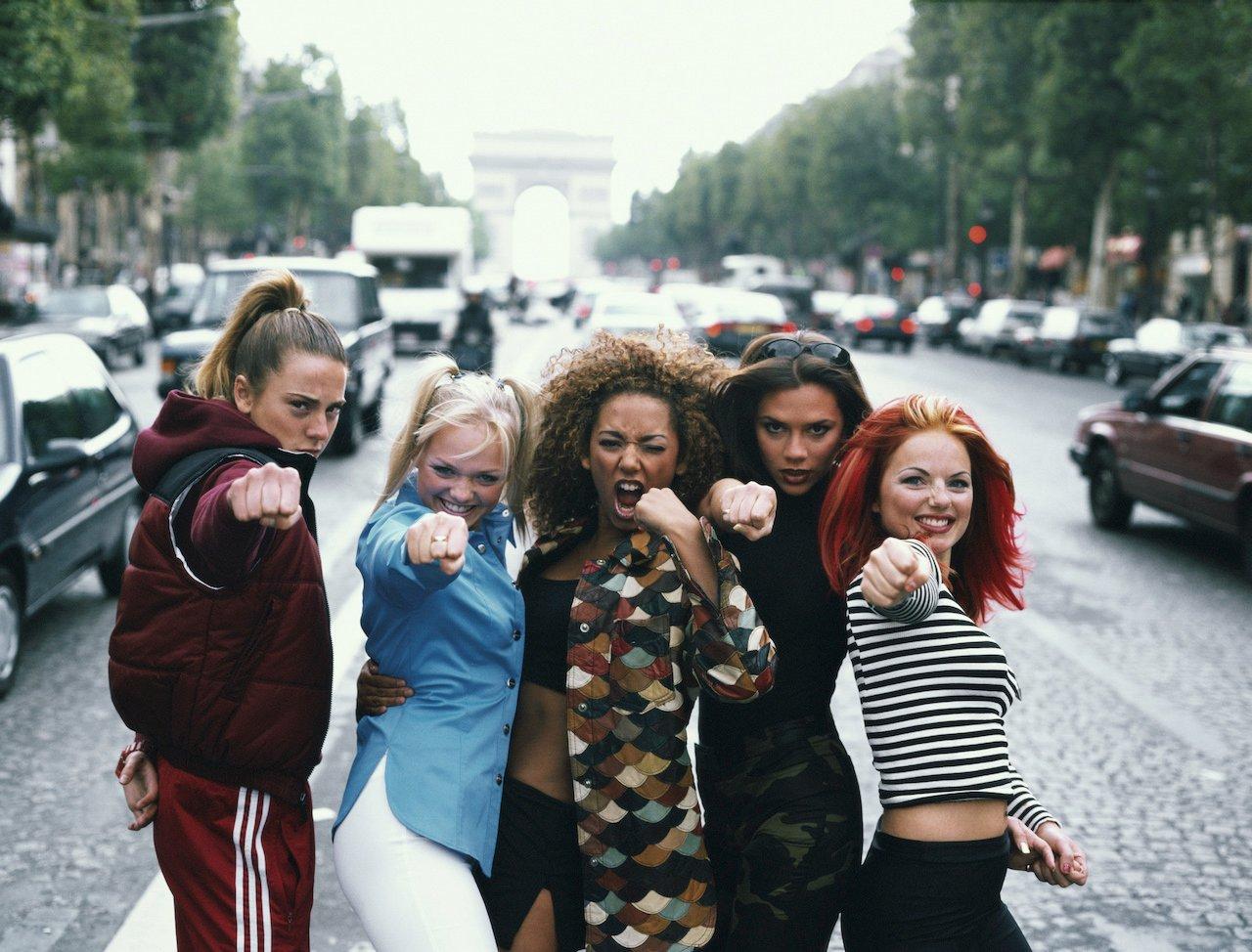 Photo of English pop group Spice Girls pose in Paris in September 1996