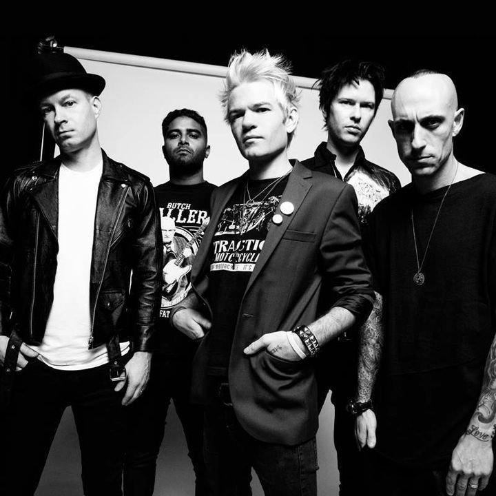 Get Amped For When We Were Young 2023: Sum 41's Deryck Whibley's Favorite  Emo Songs By Fellow Performers