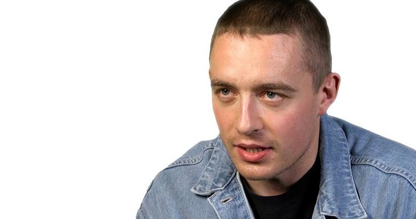 Dermot Kennedy On 'Without Fear,' Bon Iver & Coachella | Up Close & Personal