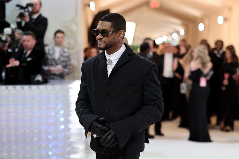 Usher attends the 2023 Met Gala Celebrating "Karl Lagerfeld: A Line Of Beauty" at the Metropolitan Museum of Art on May 01, 2023 in New York City