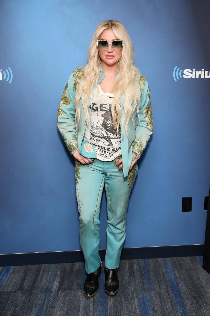 Kesha Reacts to THAT Pre-Fame The Simple Life Appearance 