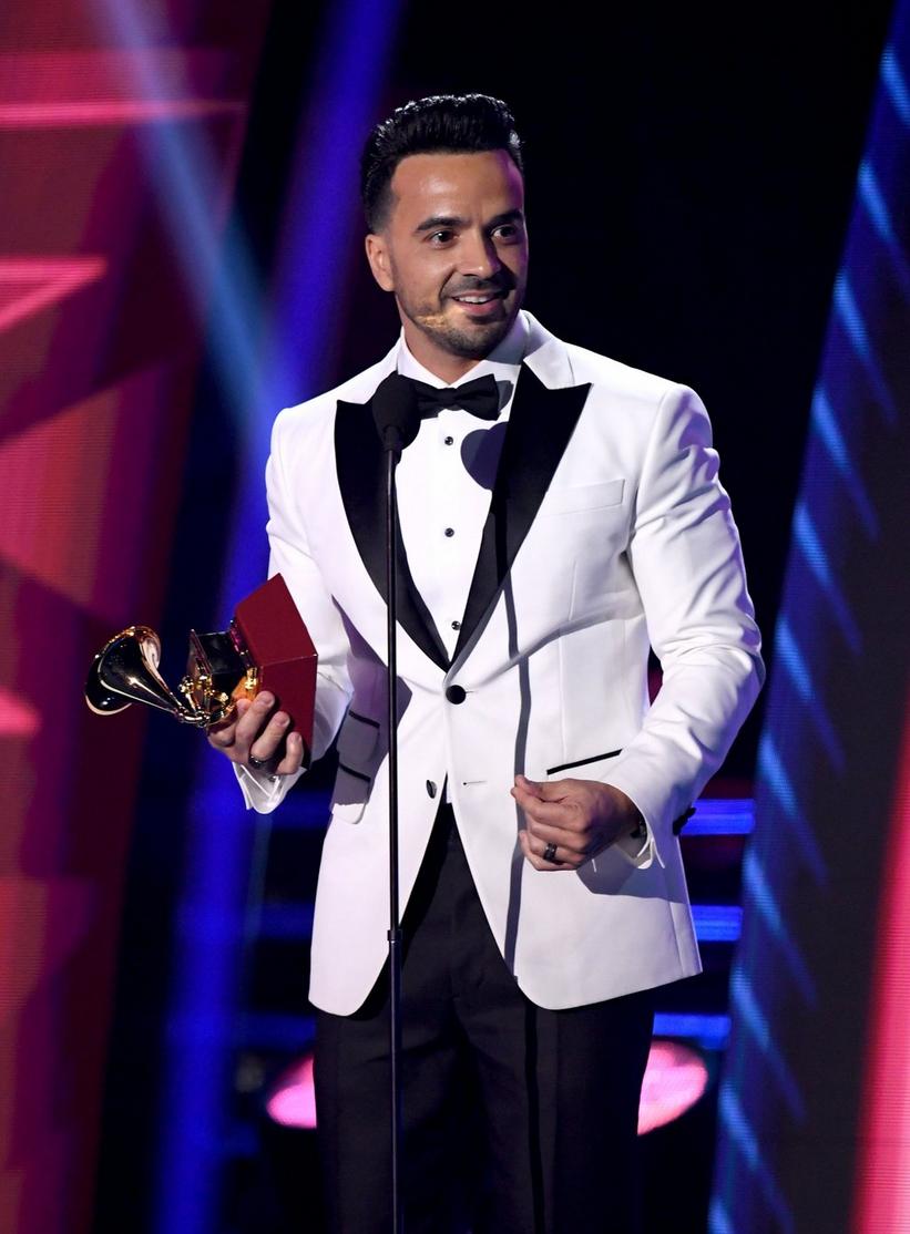 Luis Fonsi: "Despacito" Wins Record Of The Year | 18th Latin GRAMMYs