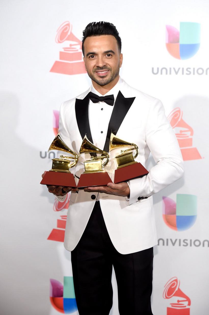 "Despacito" Wins Song Of The Year | 18th Latin GRAMMYs