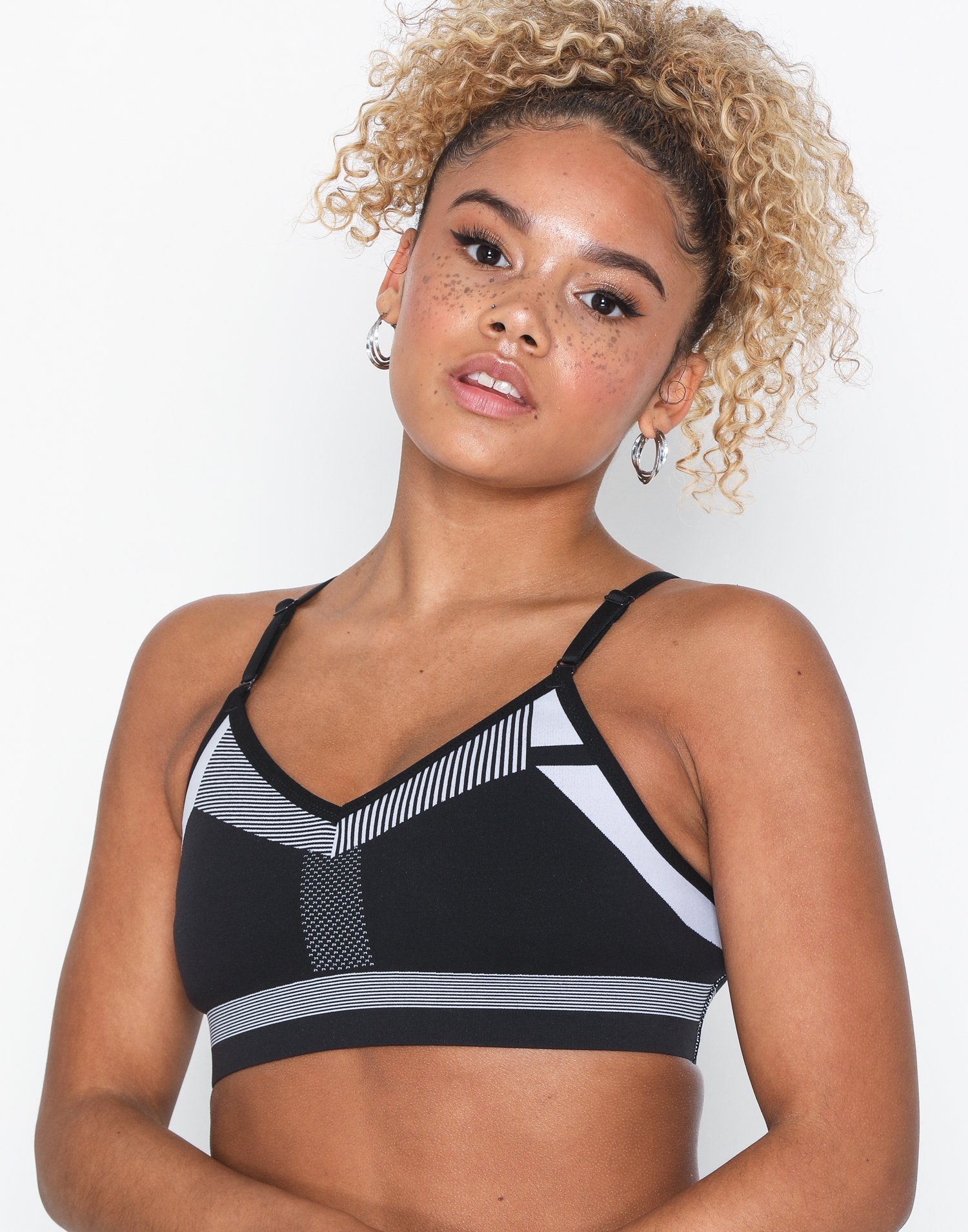 nike flyknit indy sports bra