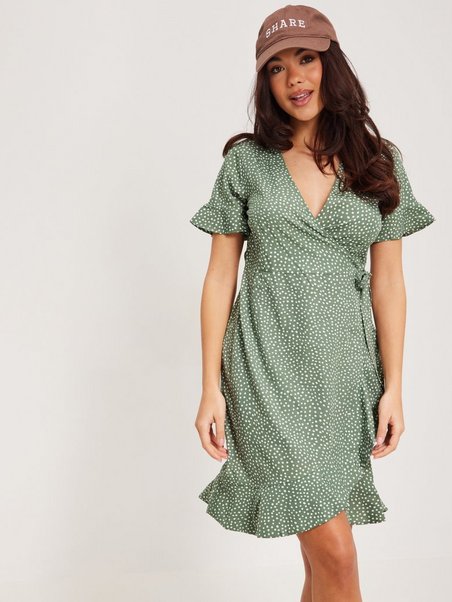 VMHENNA 2/4 WRAP FRILL DRESS NOOS - Laurel Wreath Tiny Dots - Nelly.com