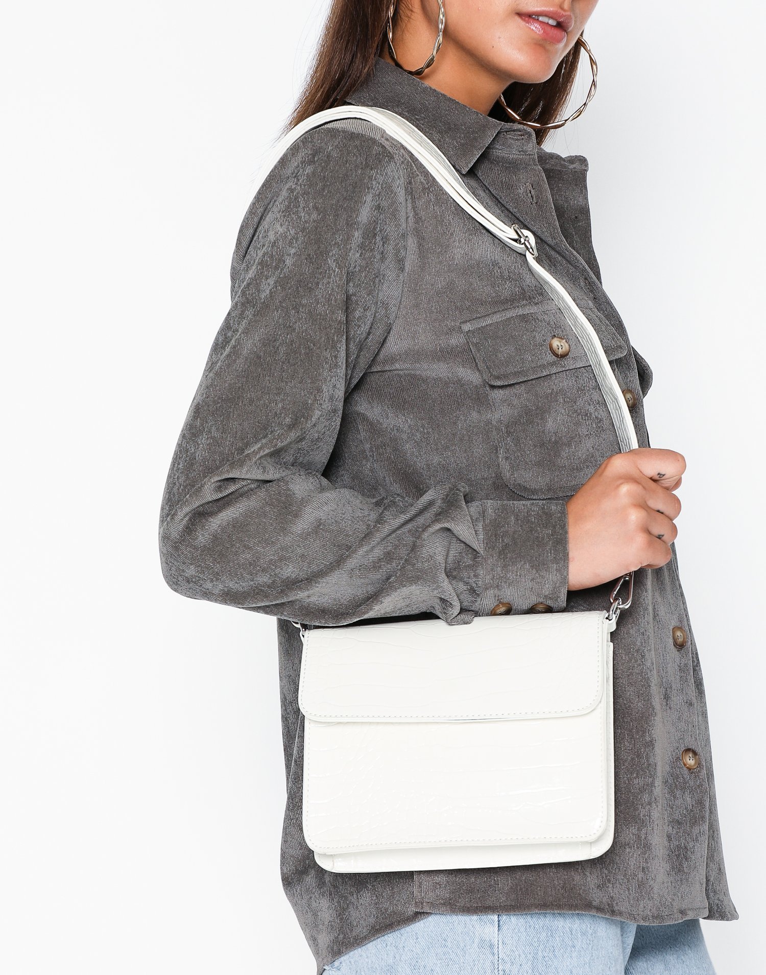 hvisk cayman shiny strap bag