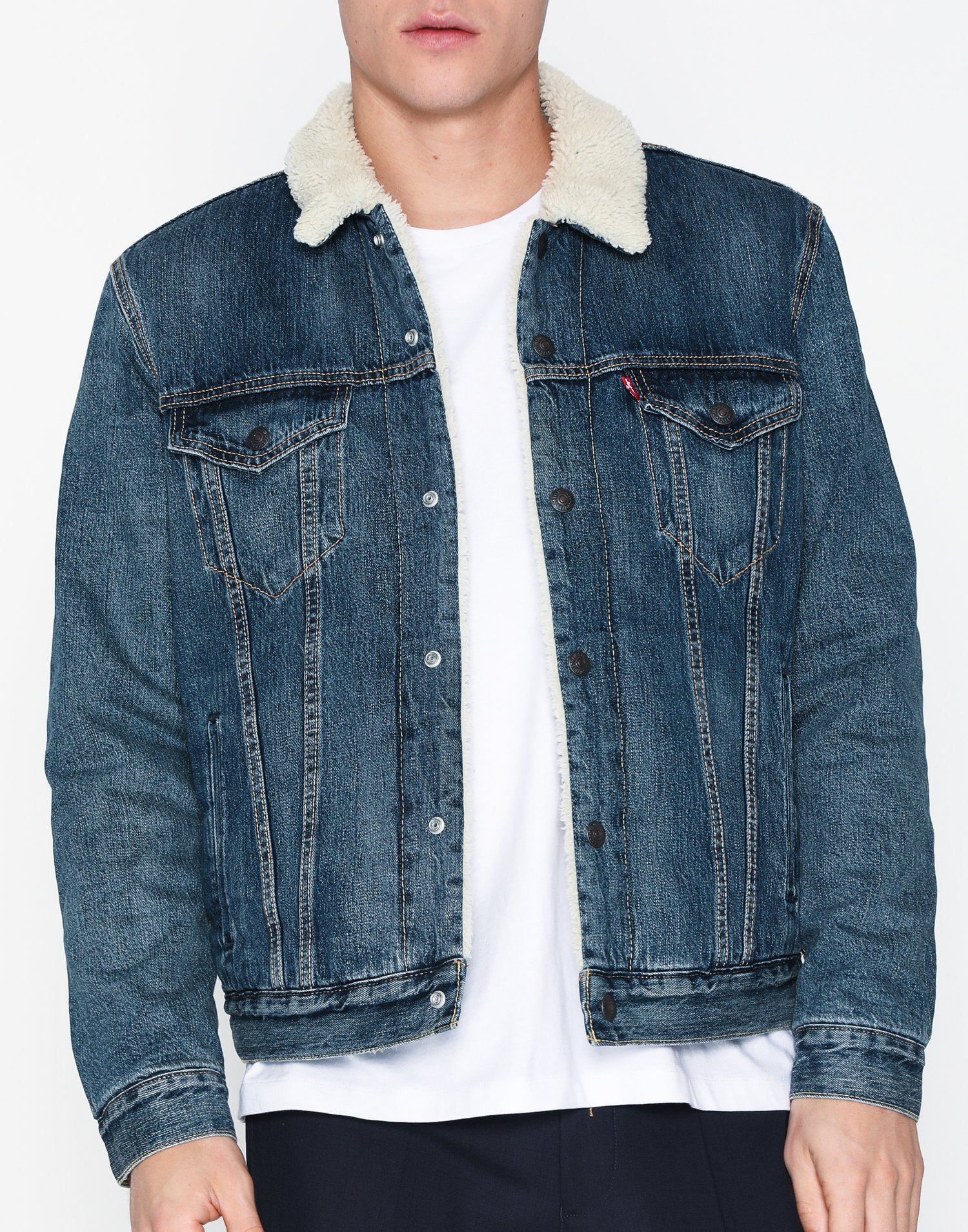 levis mayze sherpa trucker