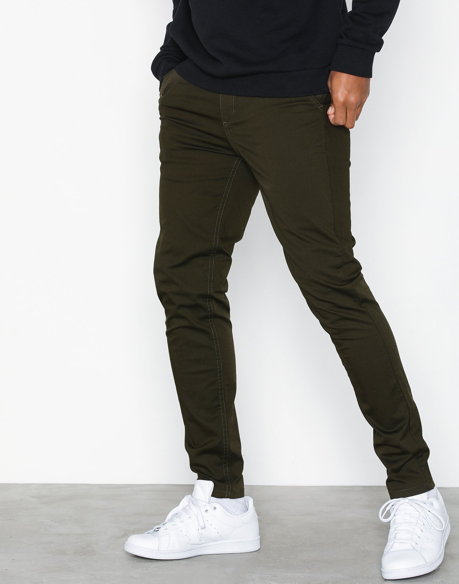 dark green pants outfit men