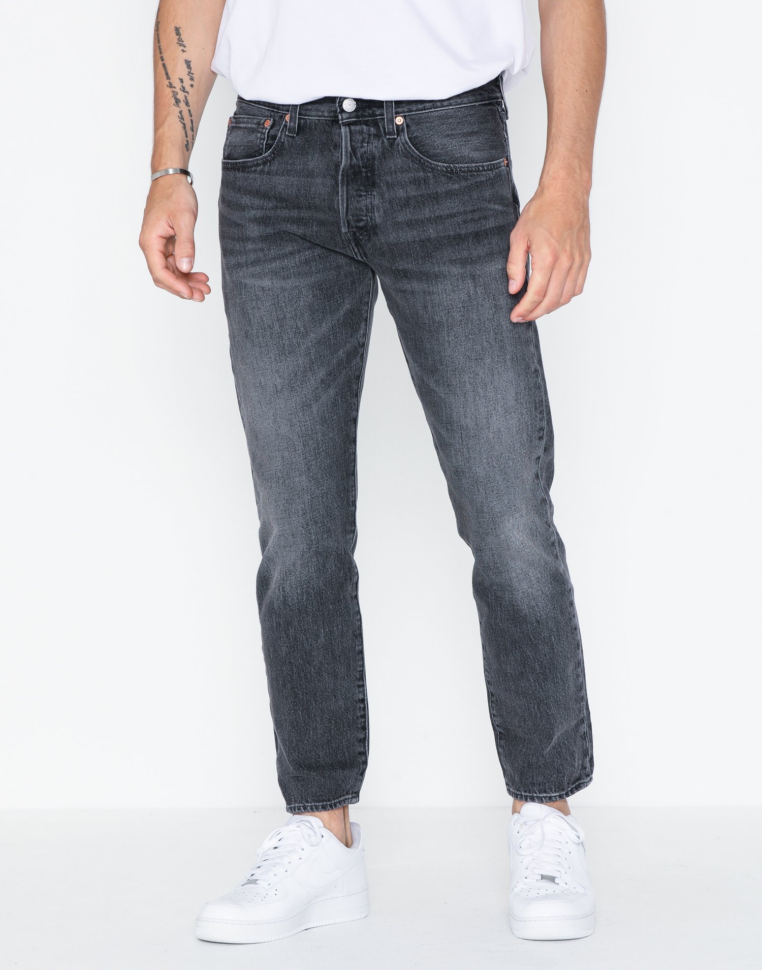 levi's 501 slim tapered