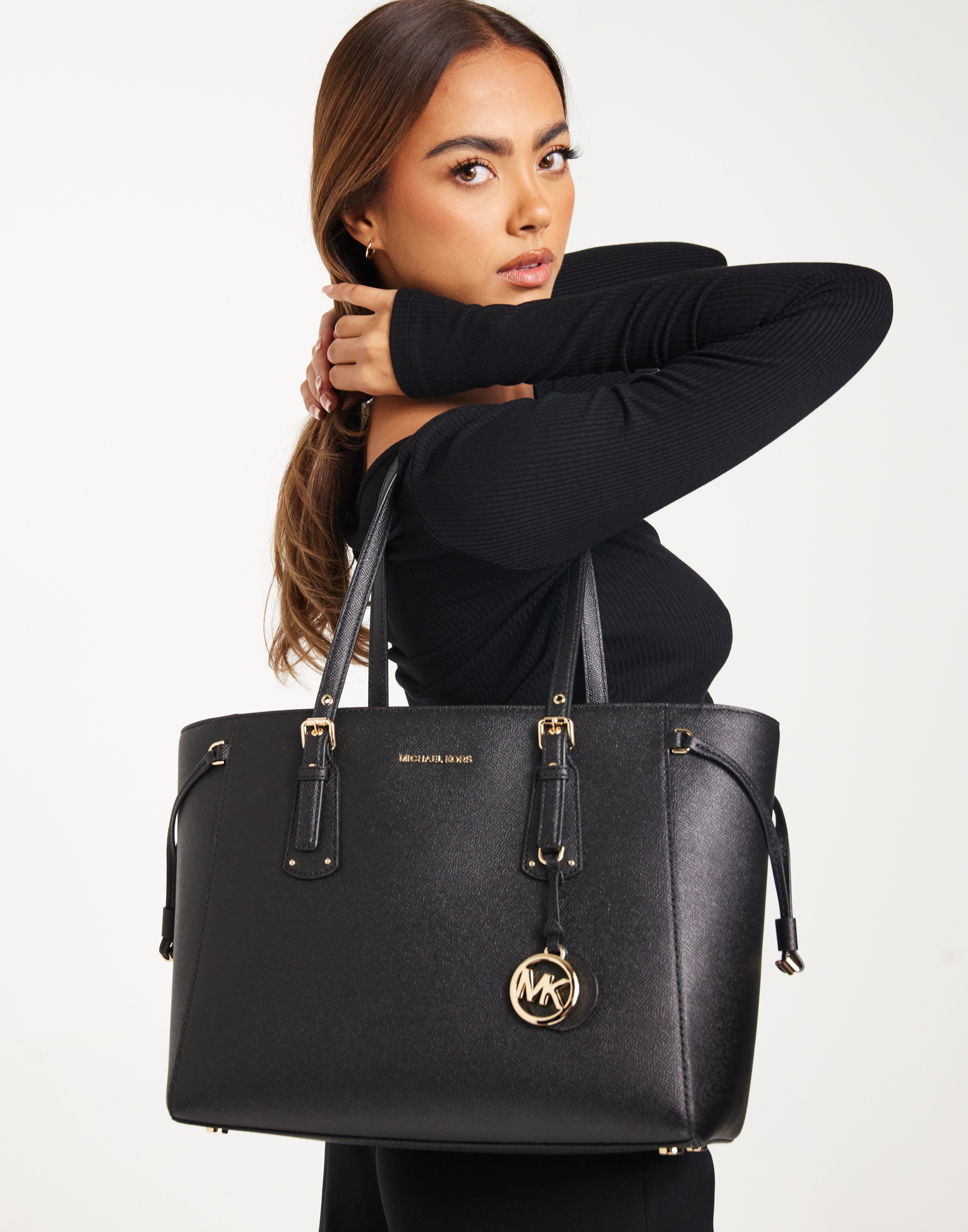 michael kors voyager bag