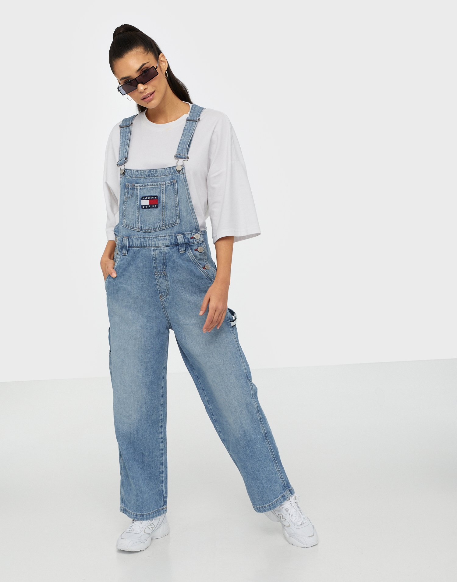 tommy jeans dungaree