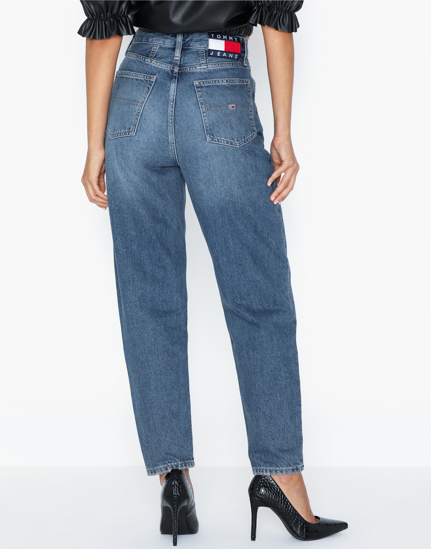 tommy jeans high rise tapered mom jeans