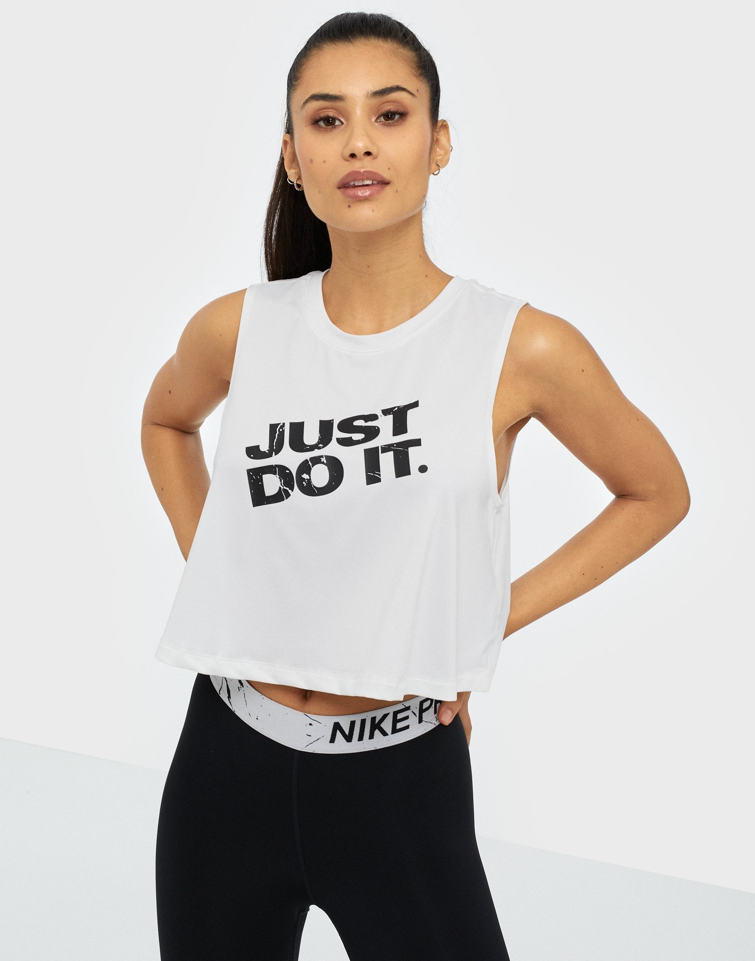 nike crop tanks