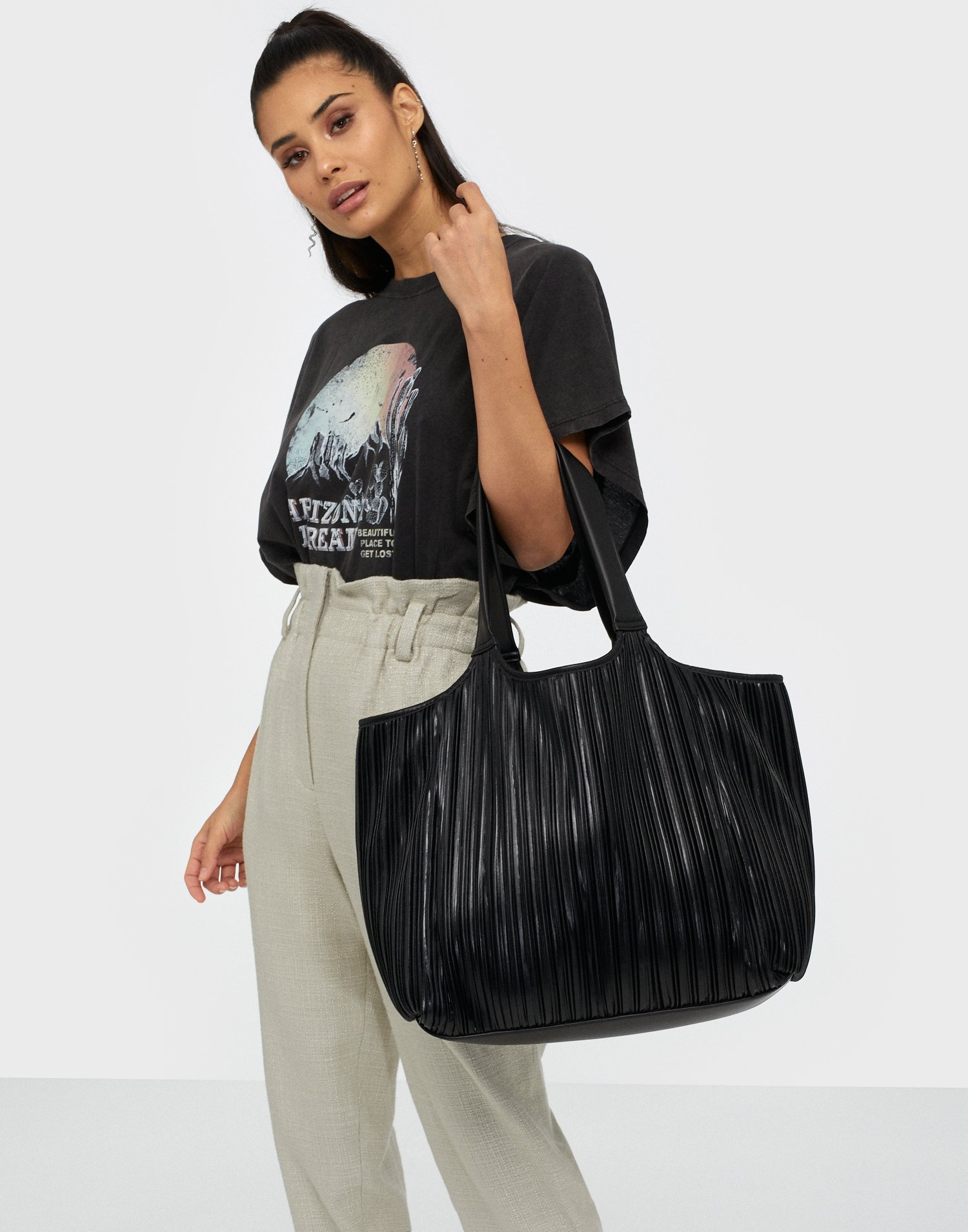 NLY Accessories Pretty Pleats Bag Handväskor