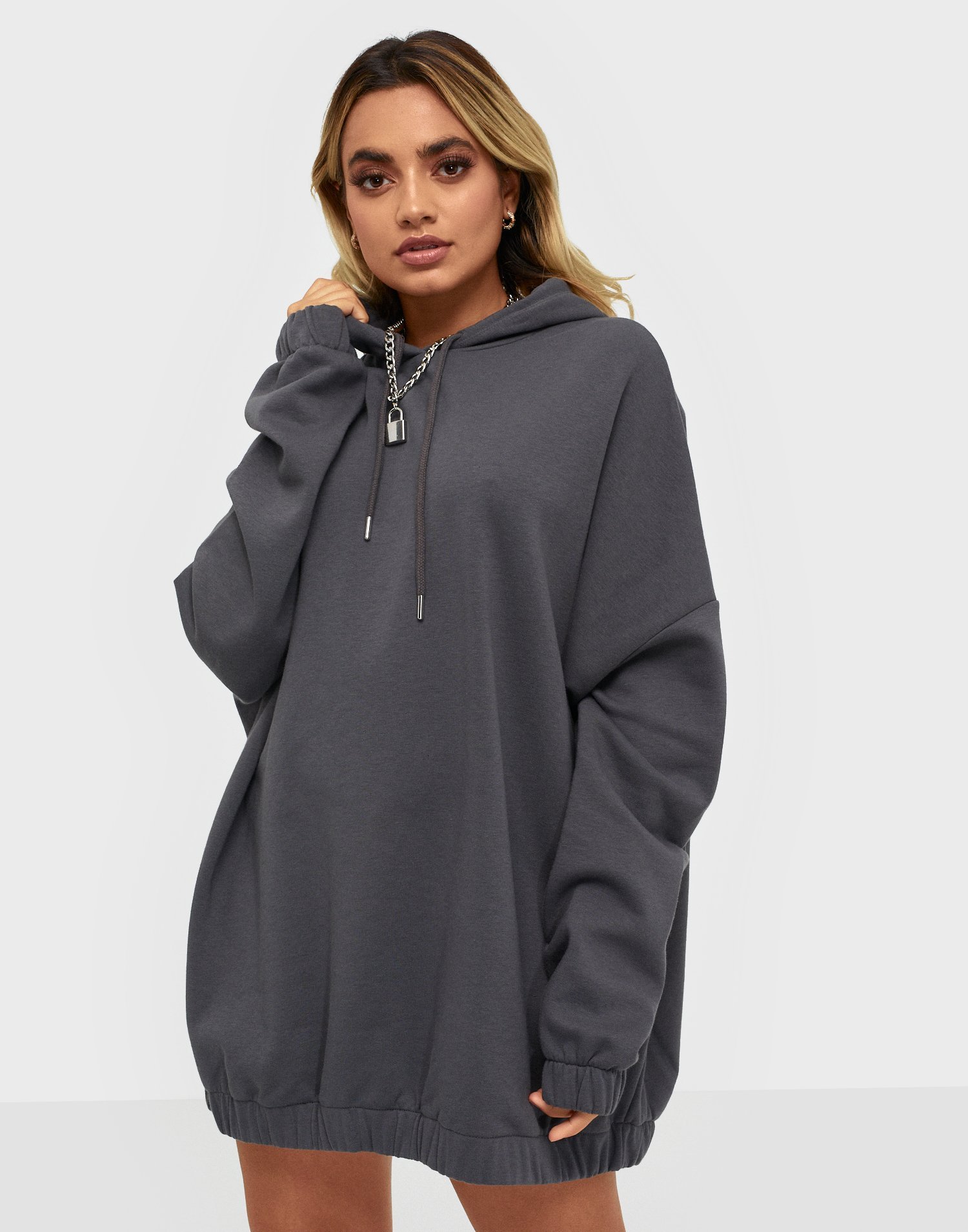 nelly oversized hoodie