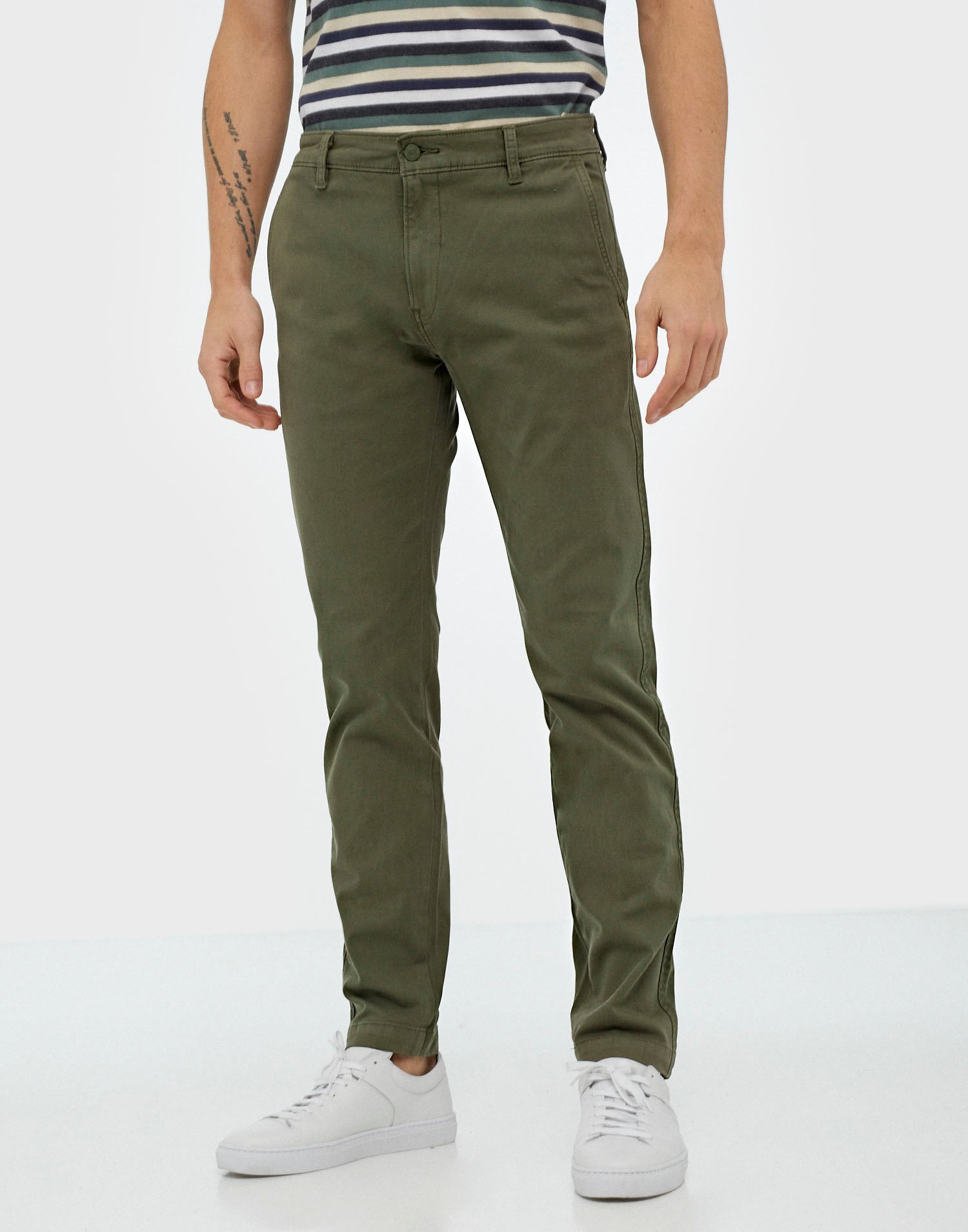 levi's green chinos