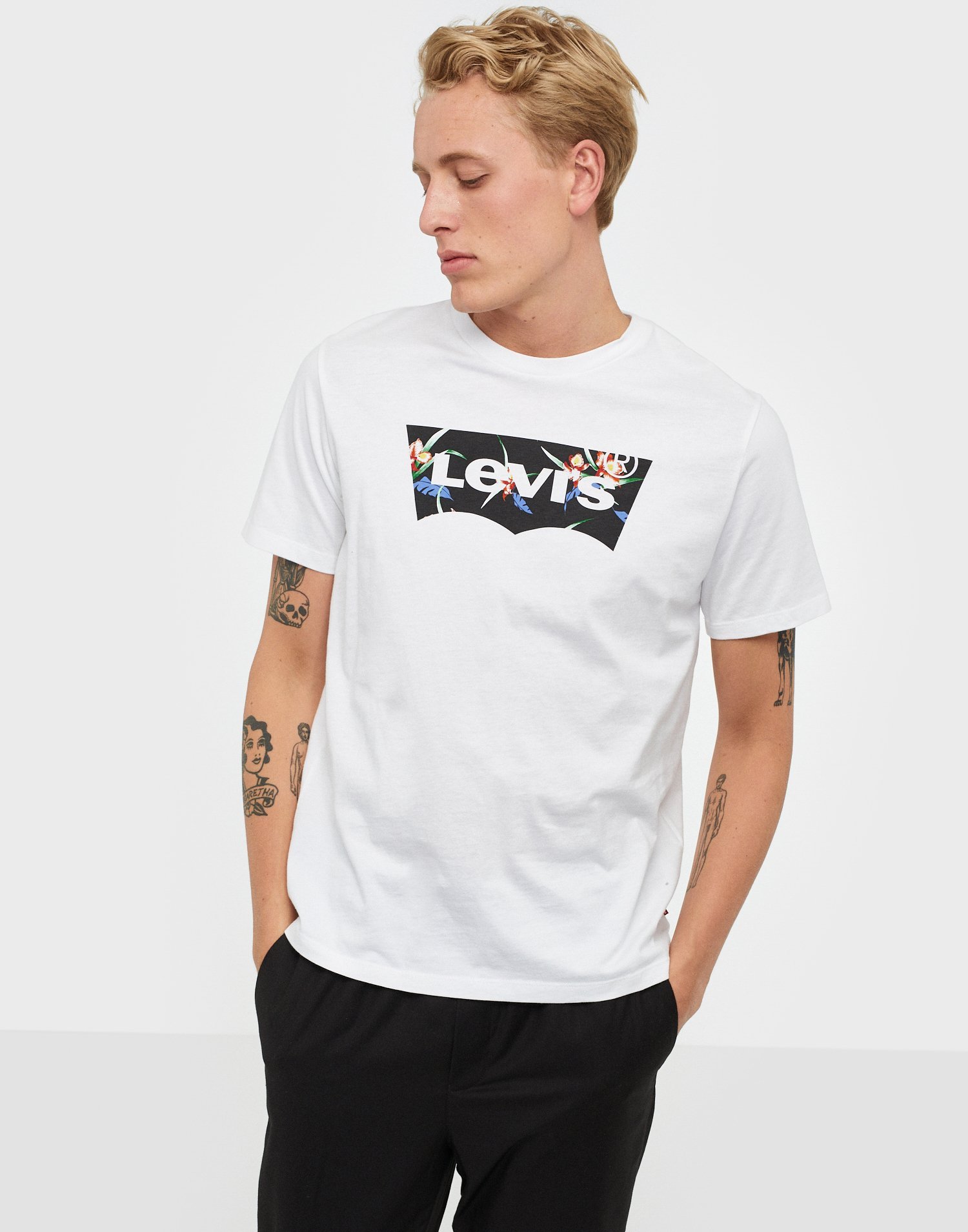 levi's housemark tee