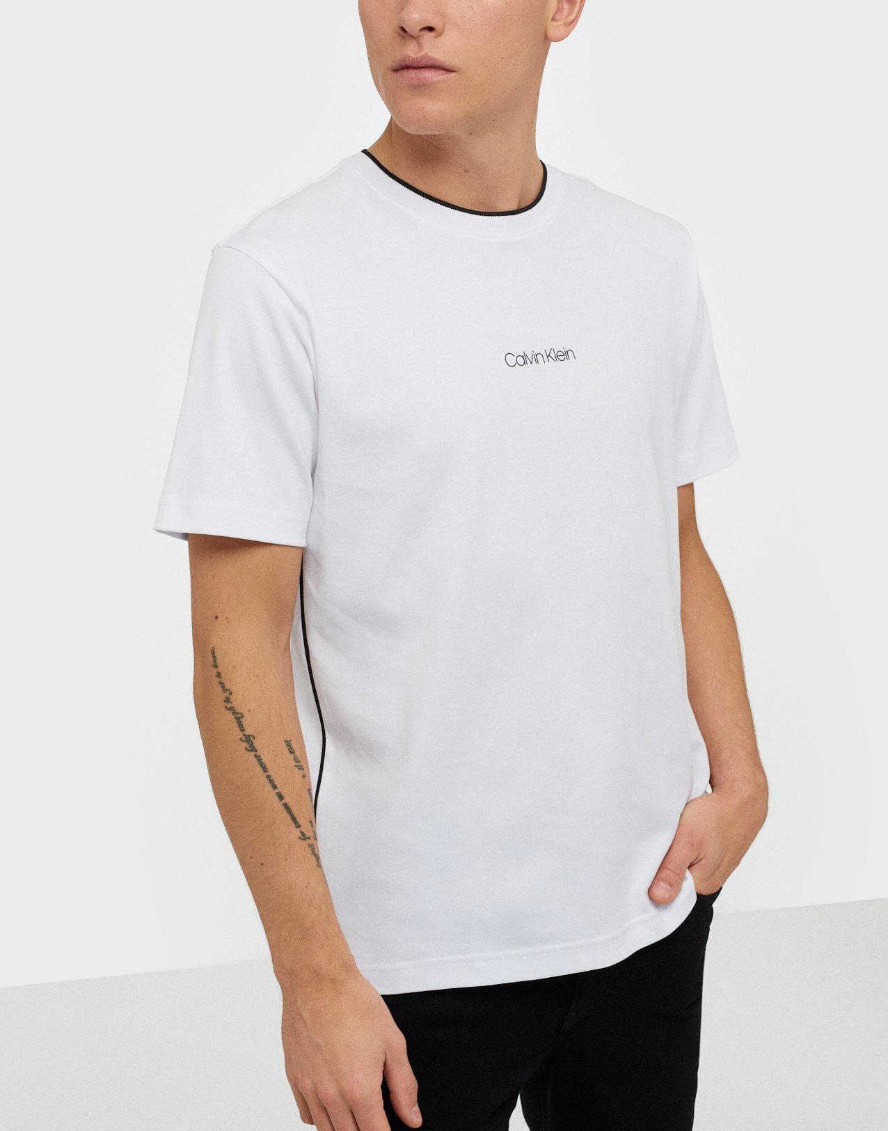 calvin klein t shirt small logo