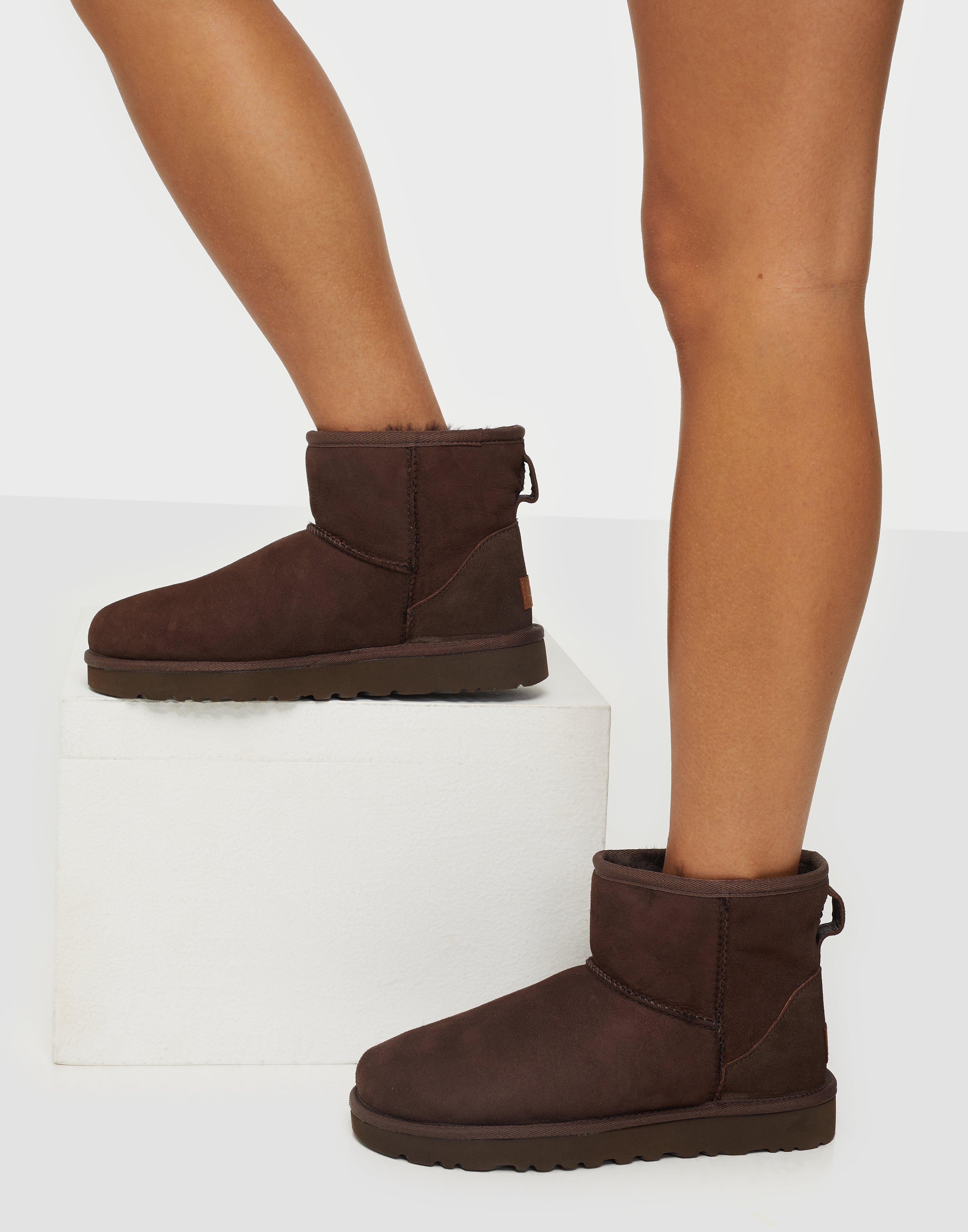 uggs mini chocolate