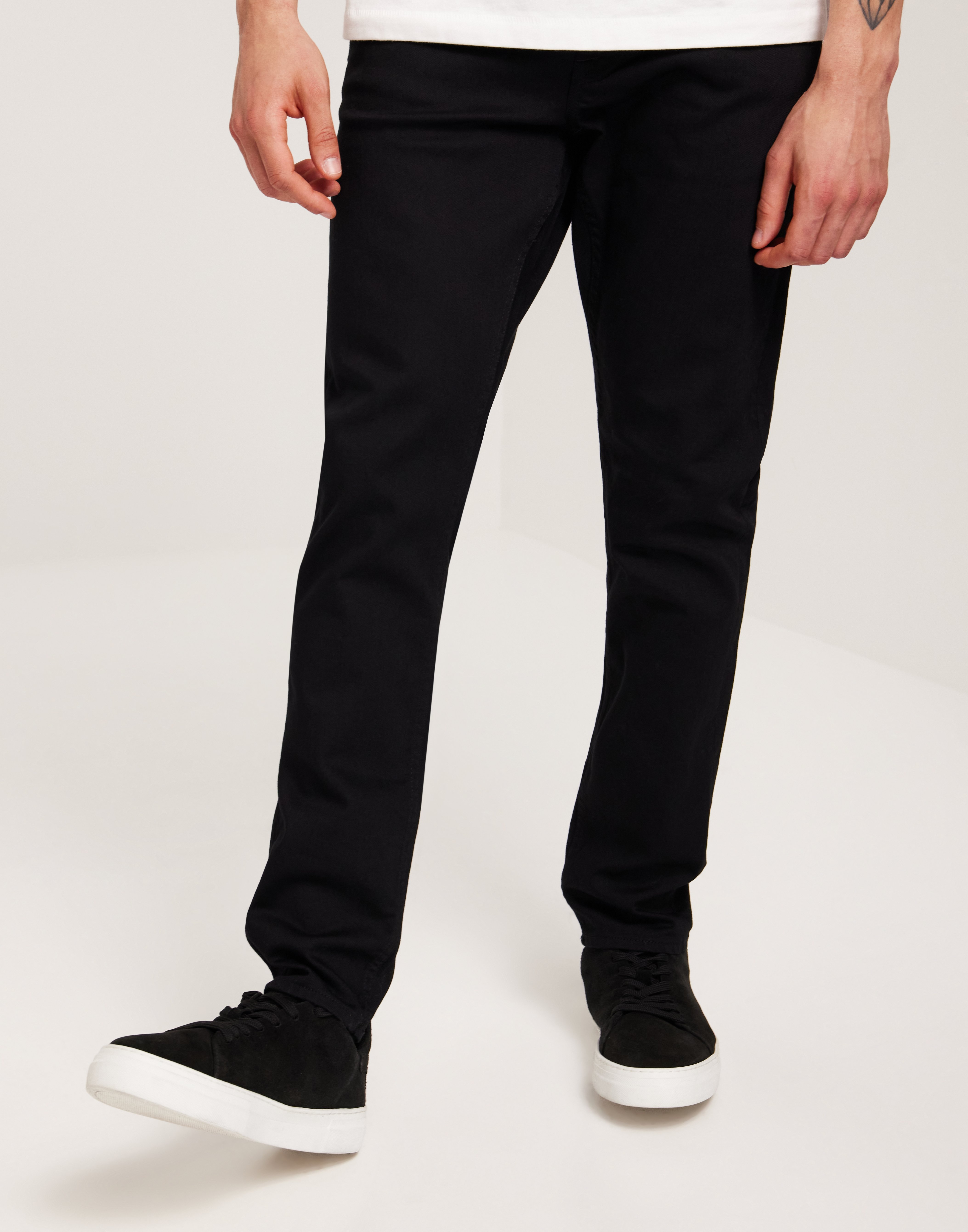 Evolve Jeans Black NLYMAN.COM