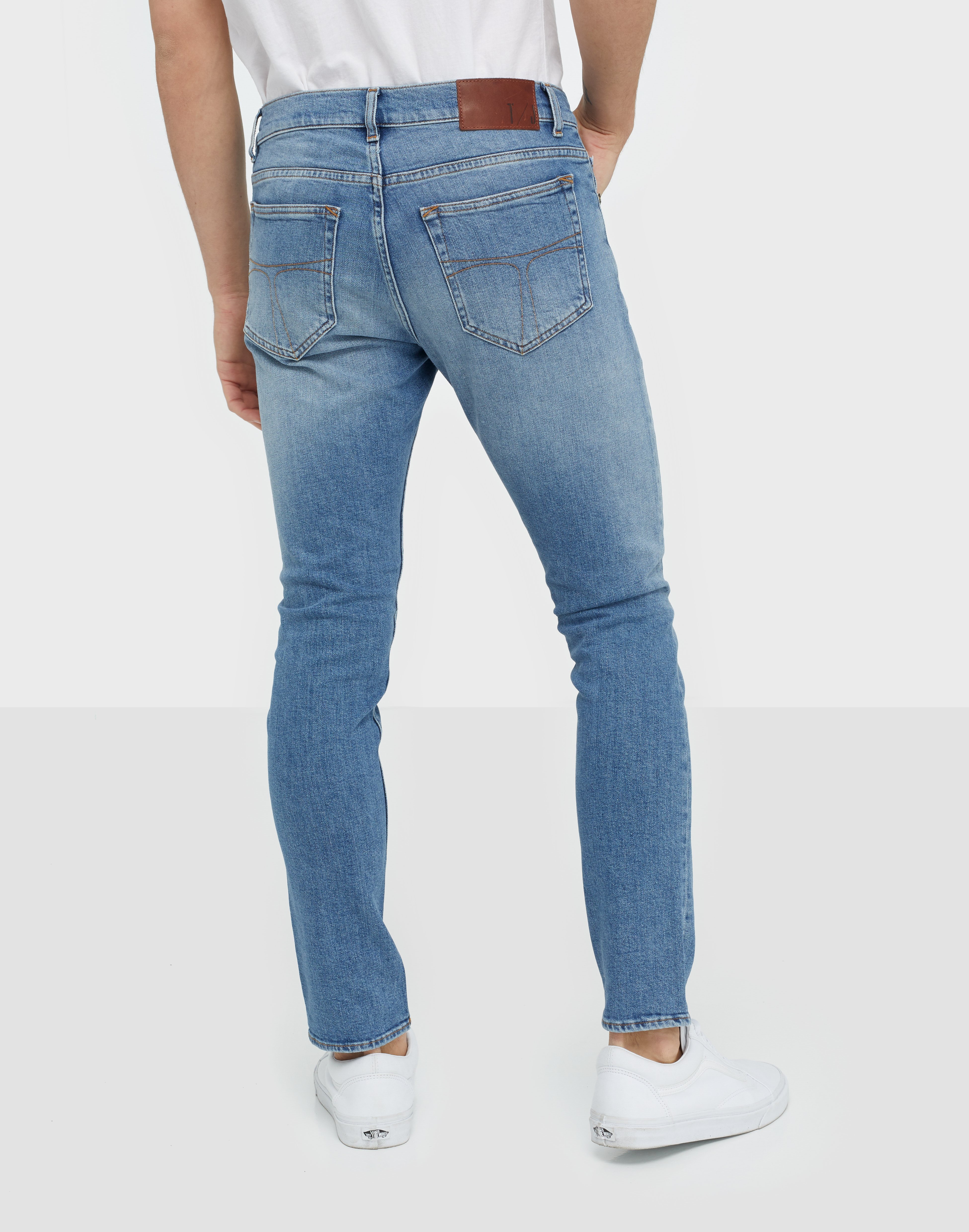 Evolve Jeans - Medium Blue - NLYMAN.COM