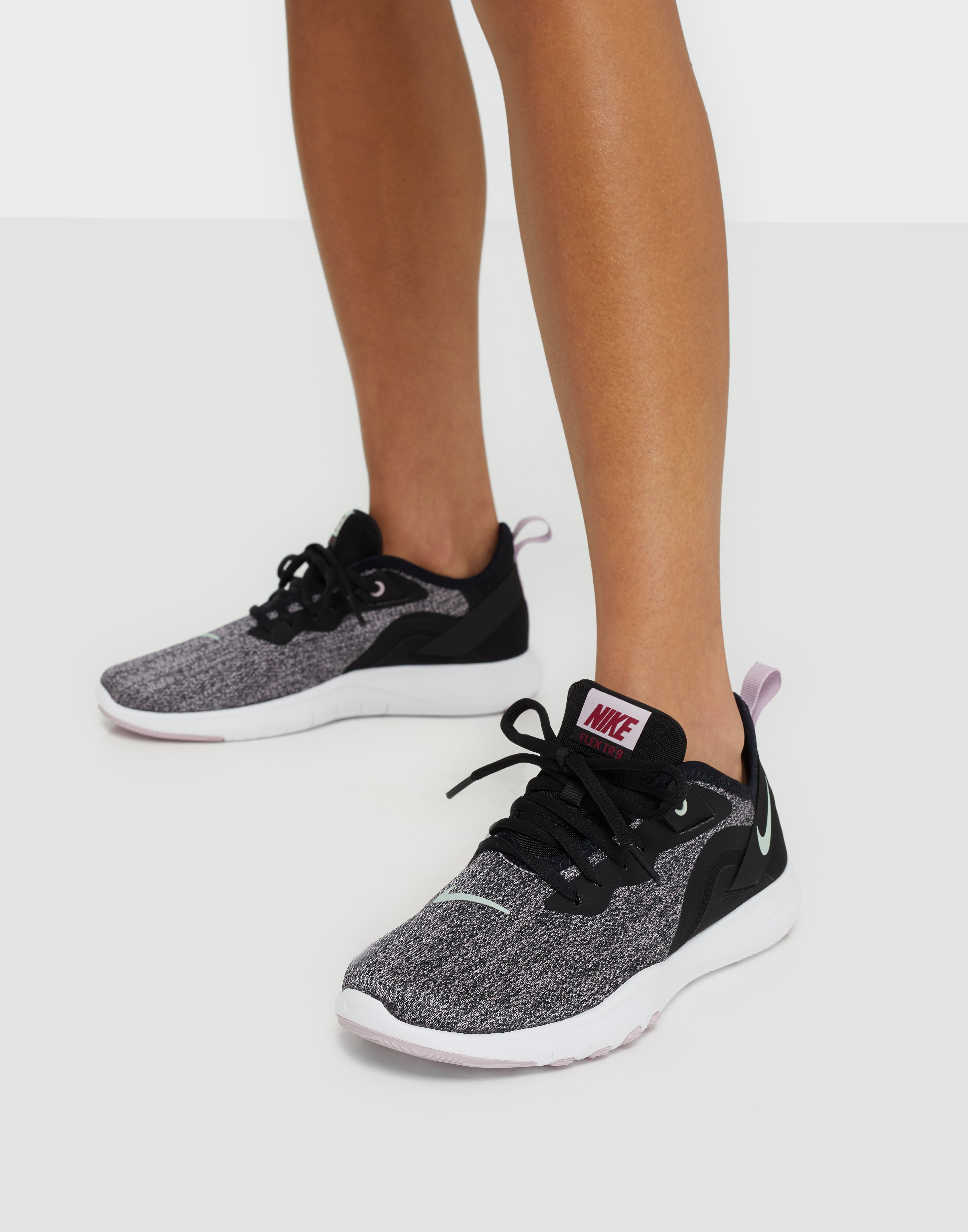 wmns flex trainer 9