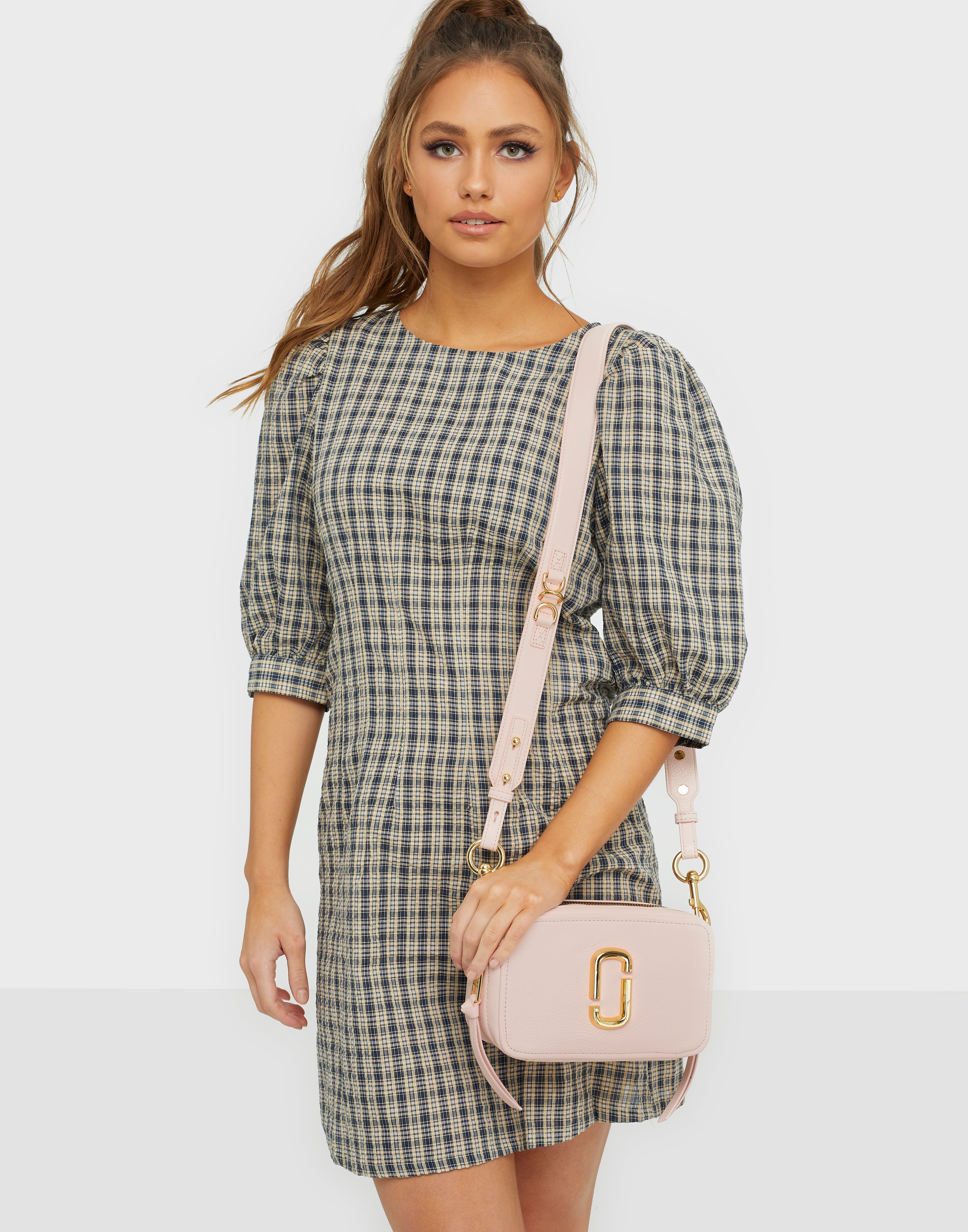 The Marc Jacobs The Softshot 21 Axelremsväskor Pink