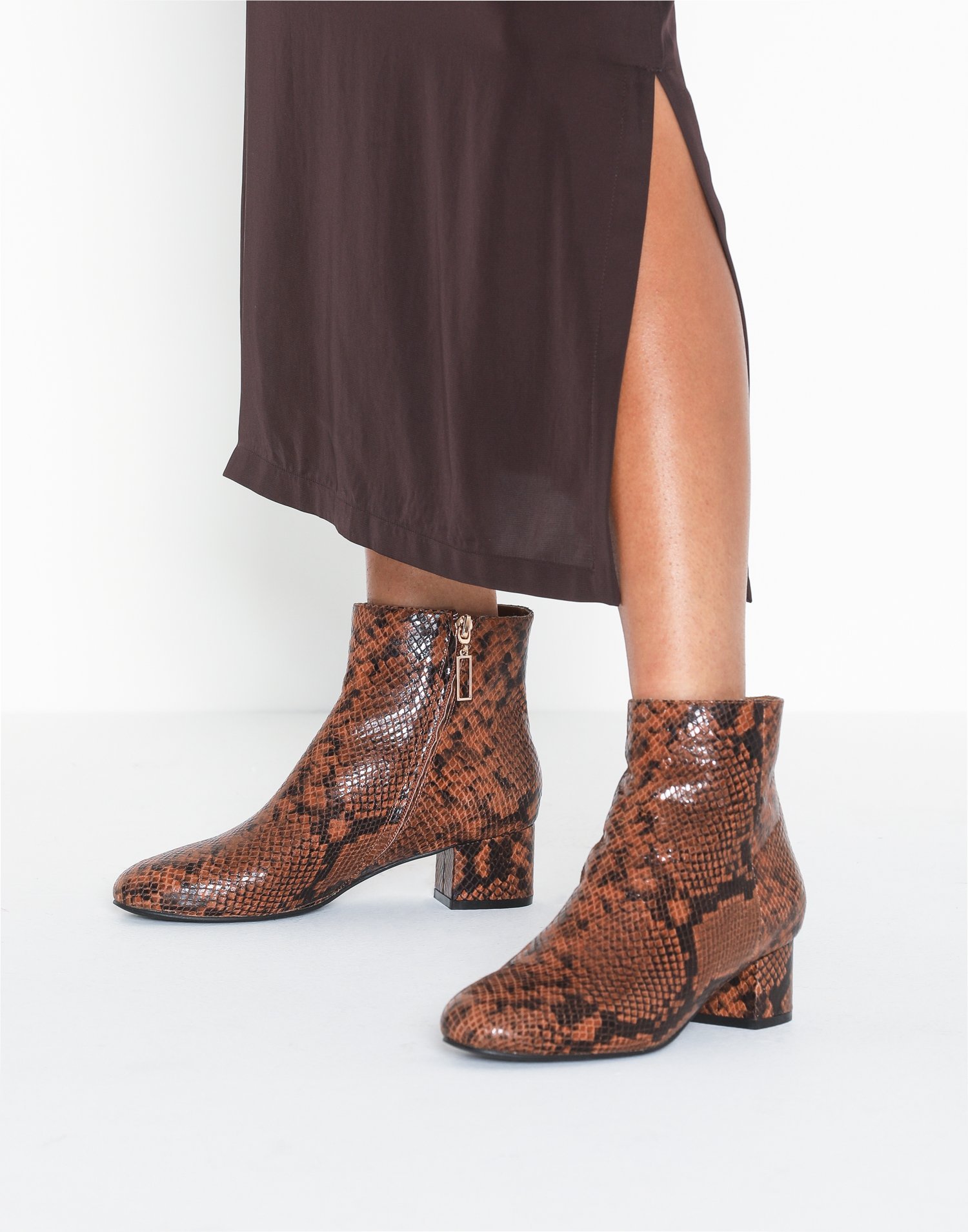 platform sandals rose gold