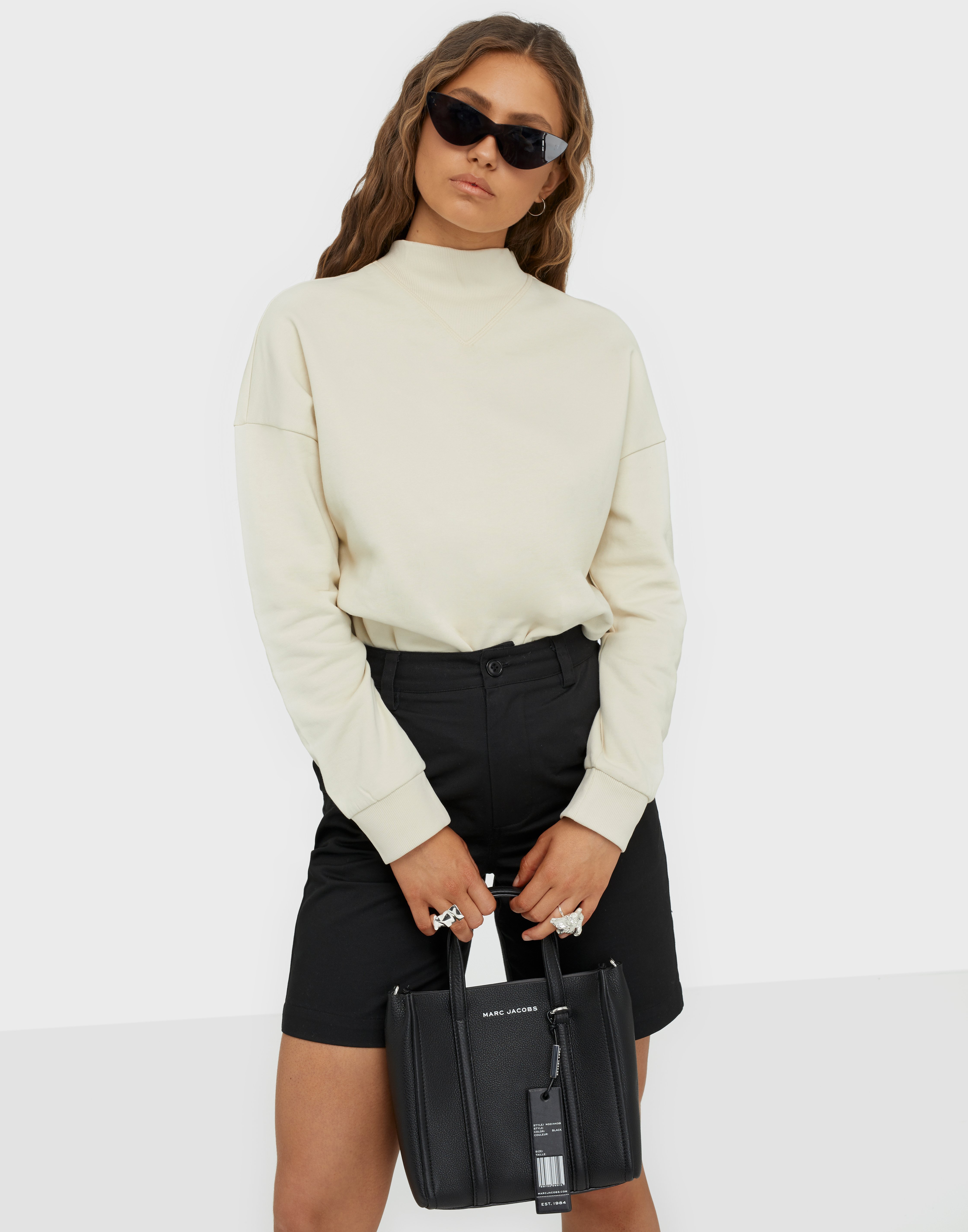 The Marc Jacobs The Tag Tote 21 Axelremsväskor