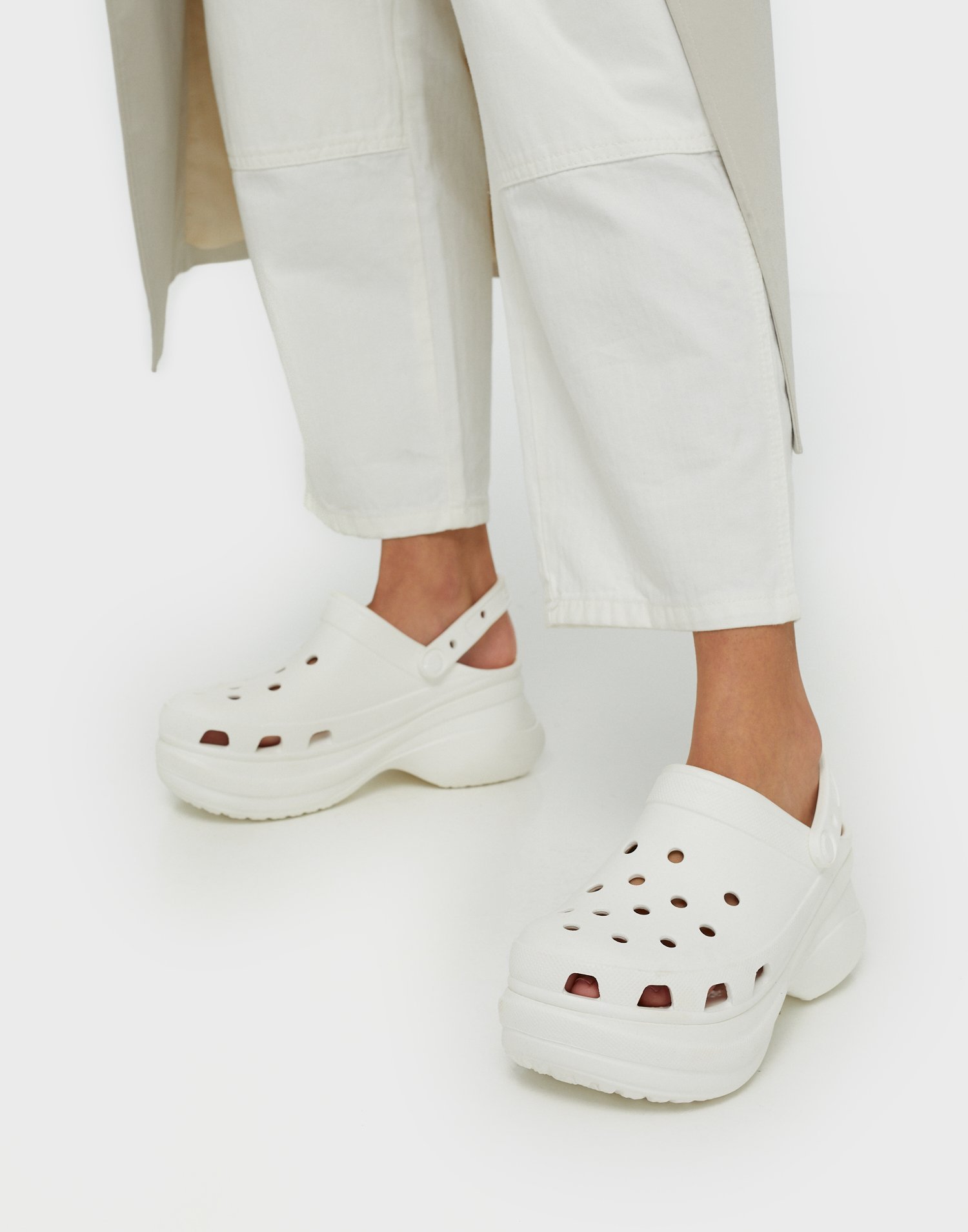 crocs classic white