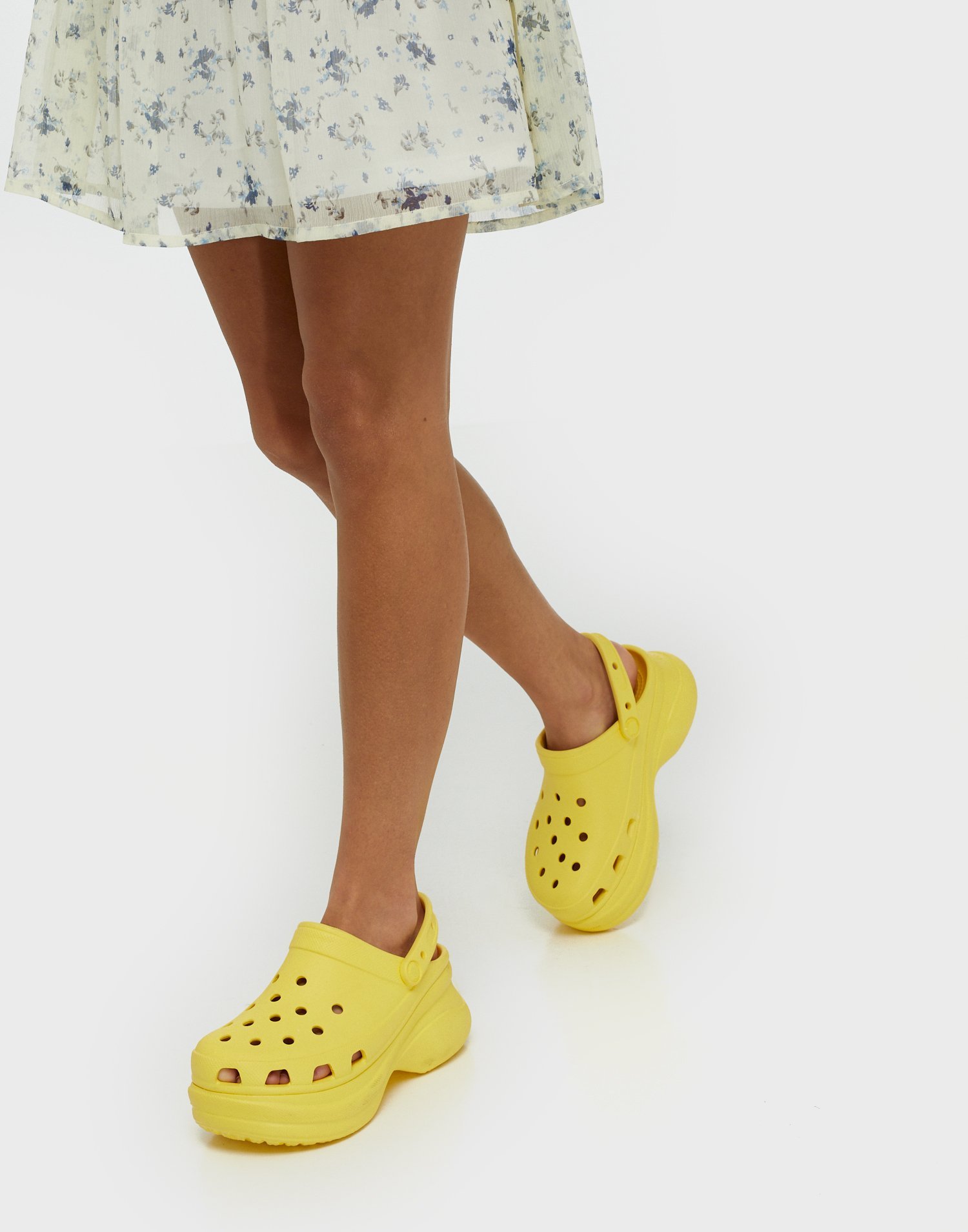 crocs classic clog yellow