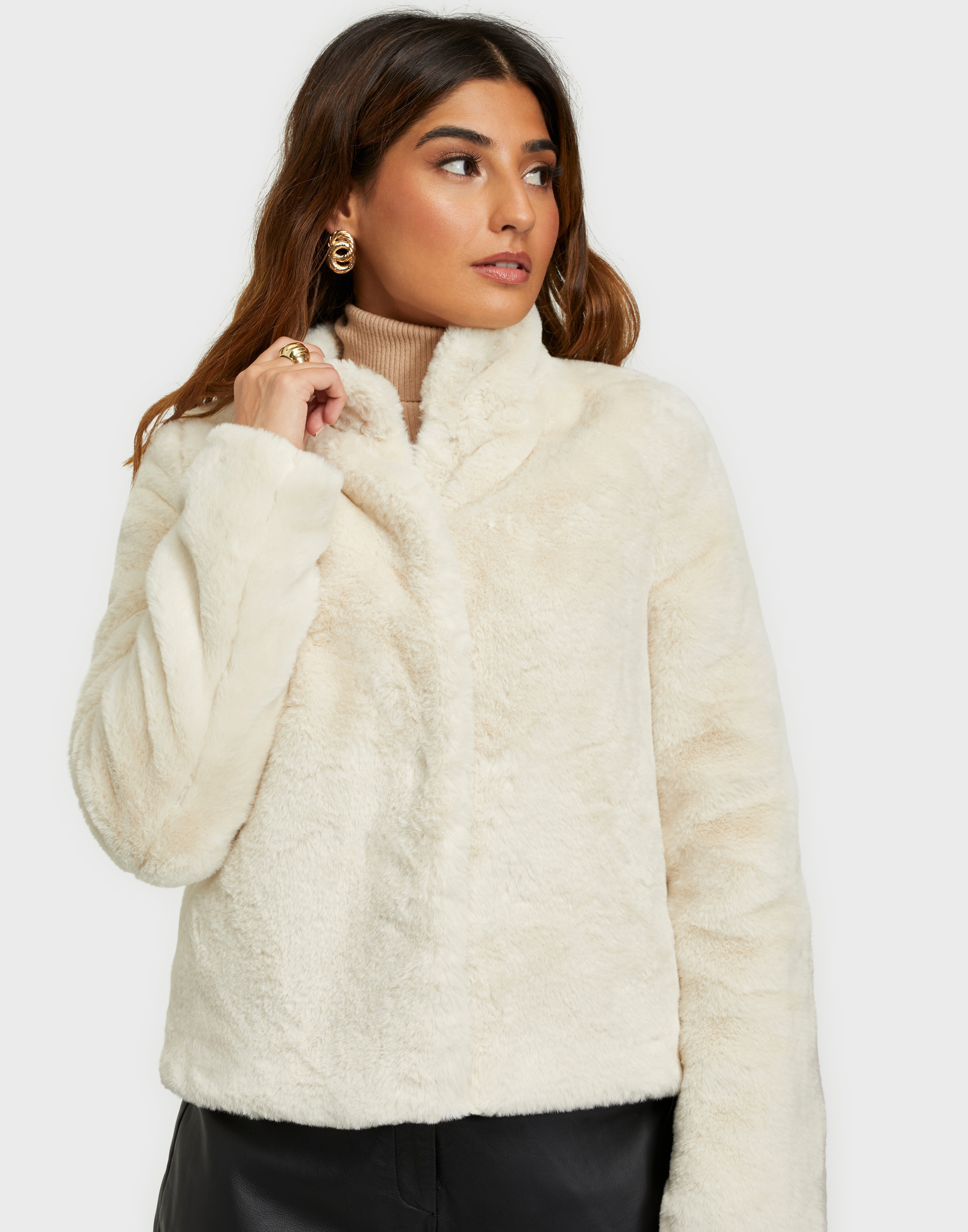 vero moda short faux fur jacket