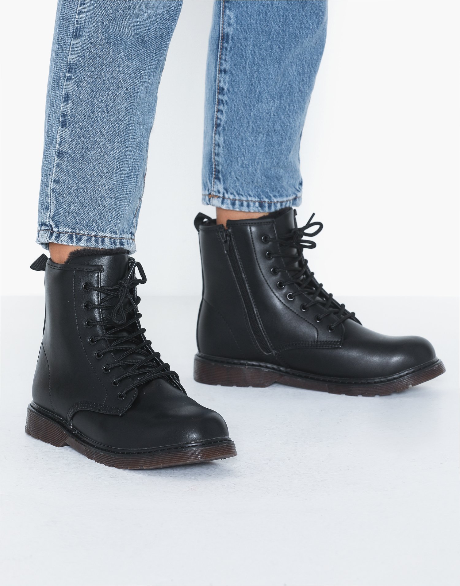 warm lace up boots