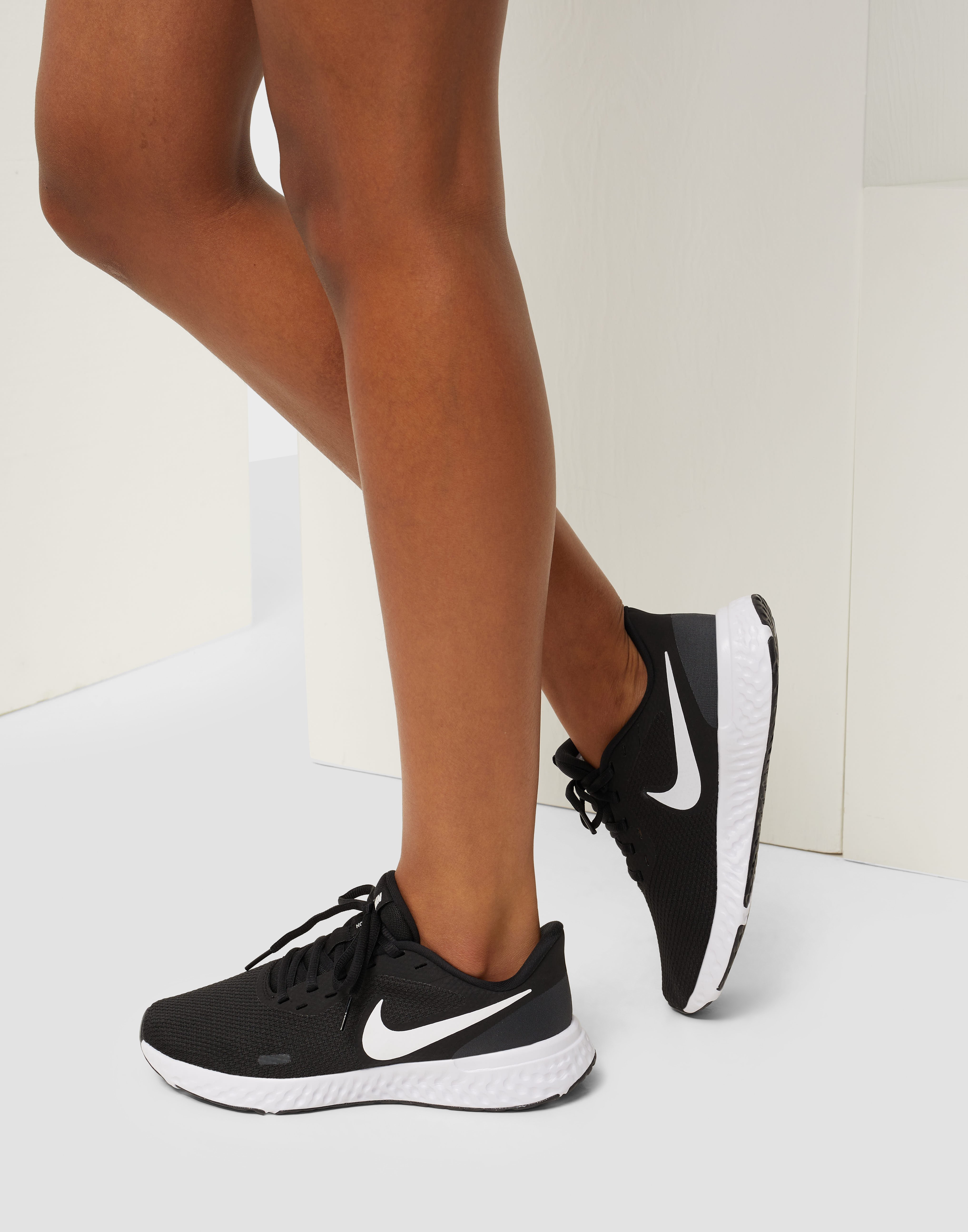 nike womens revolution 5 black