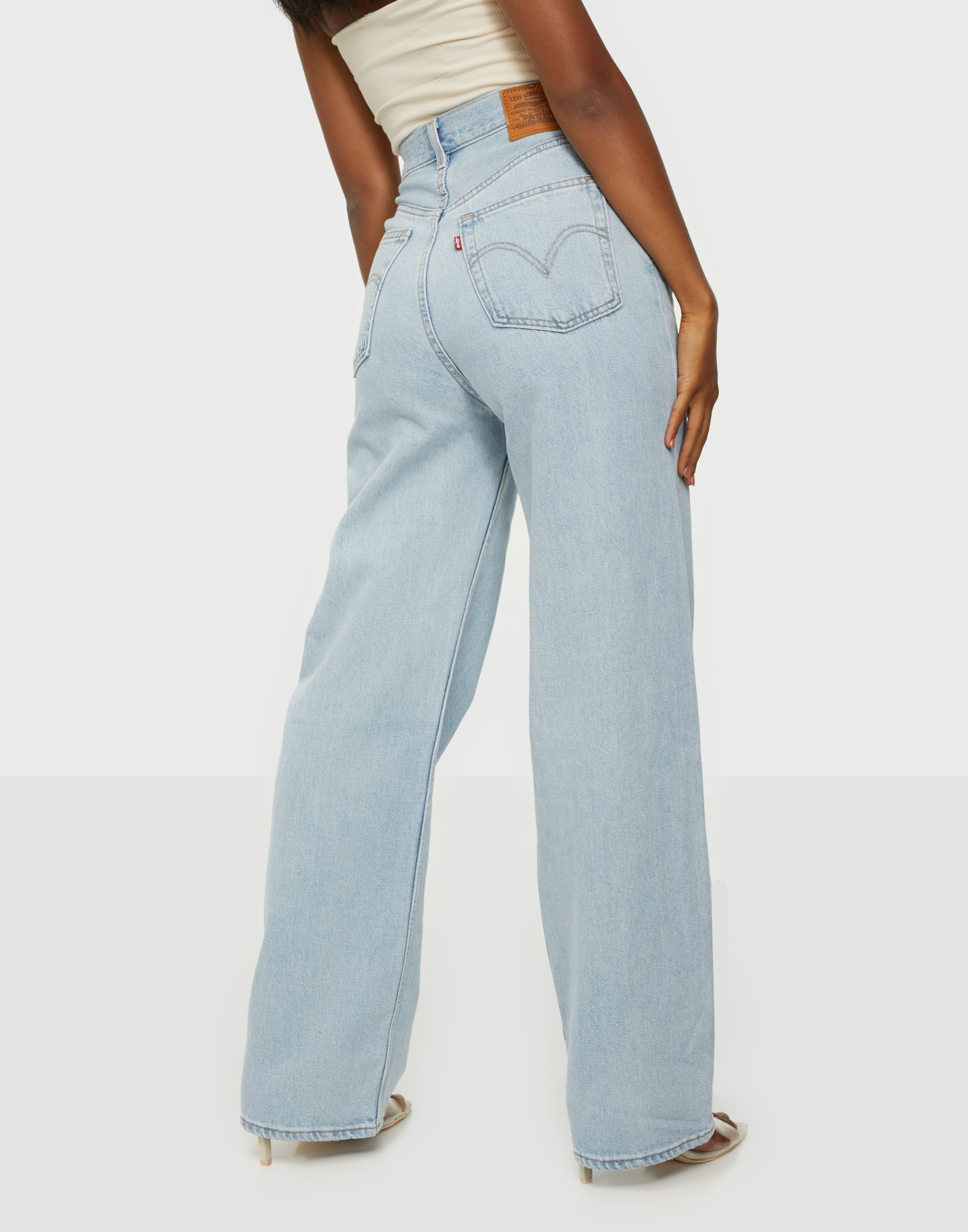levi comfort waist jeans