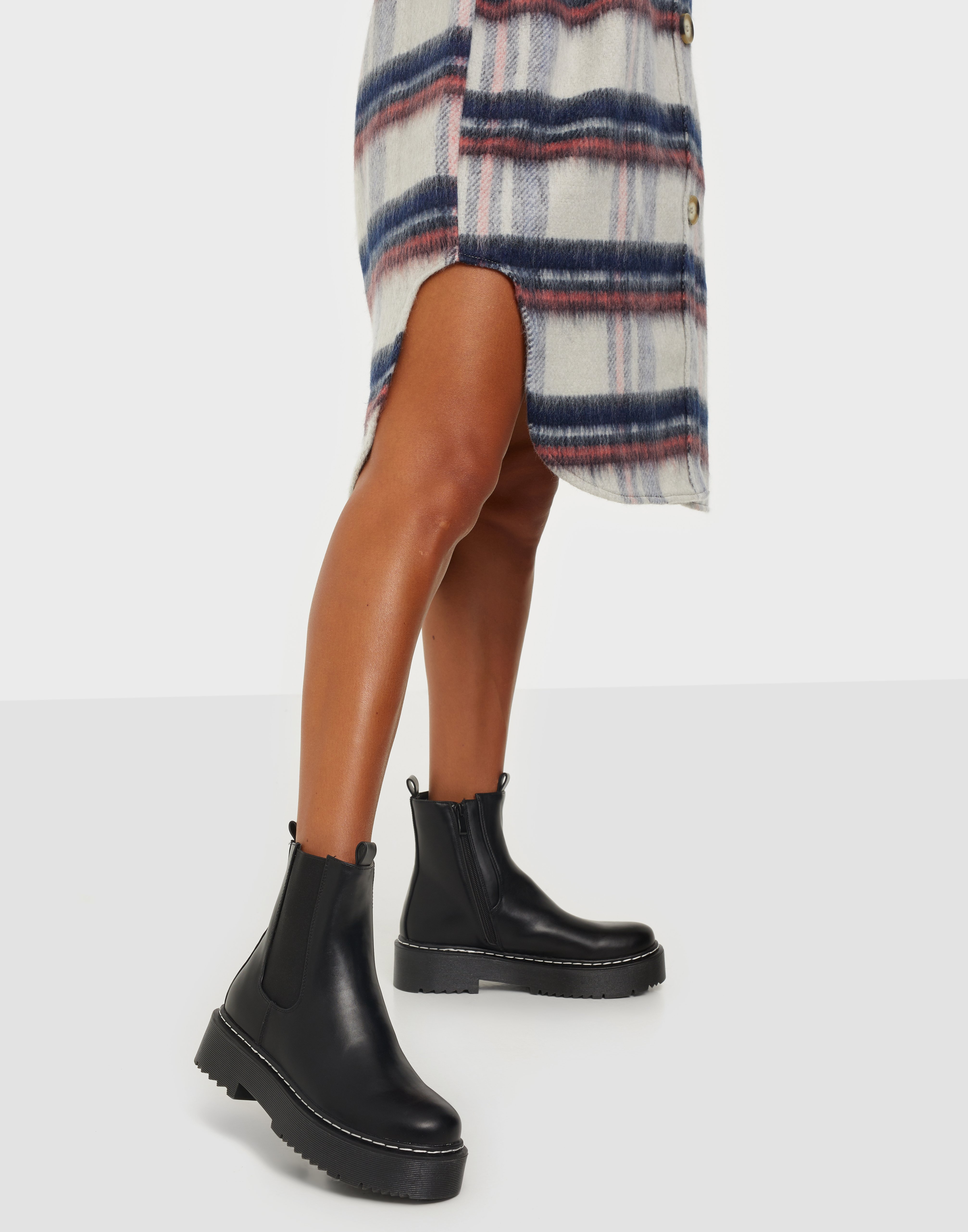 chunky chelsea boots