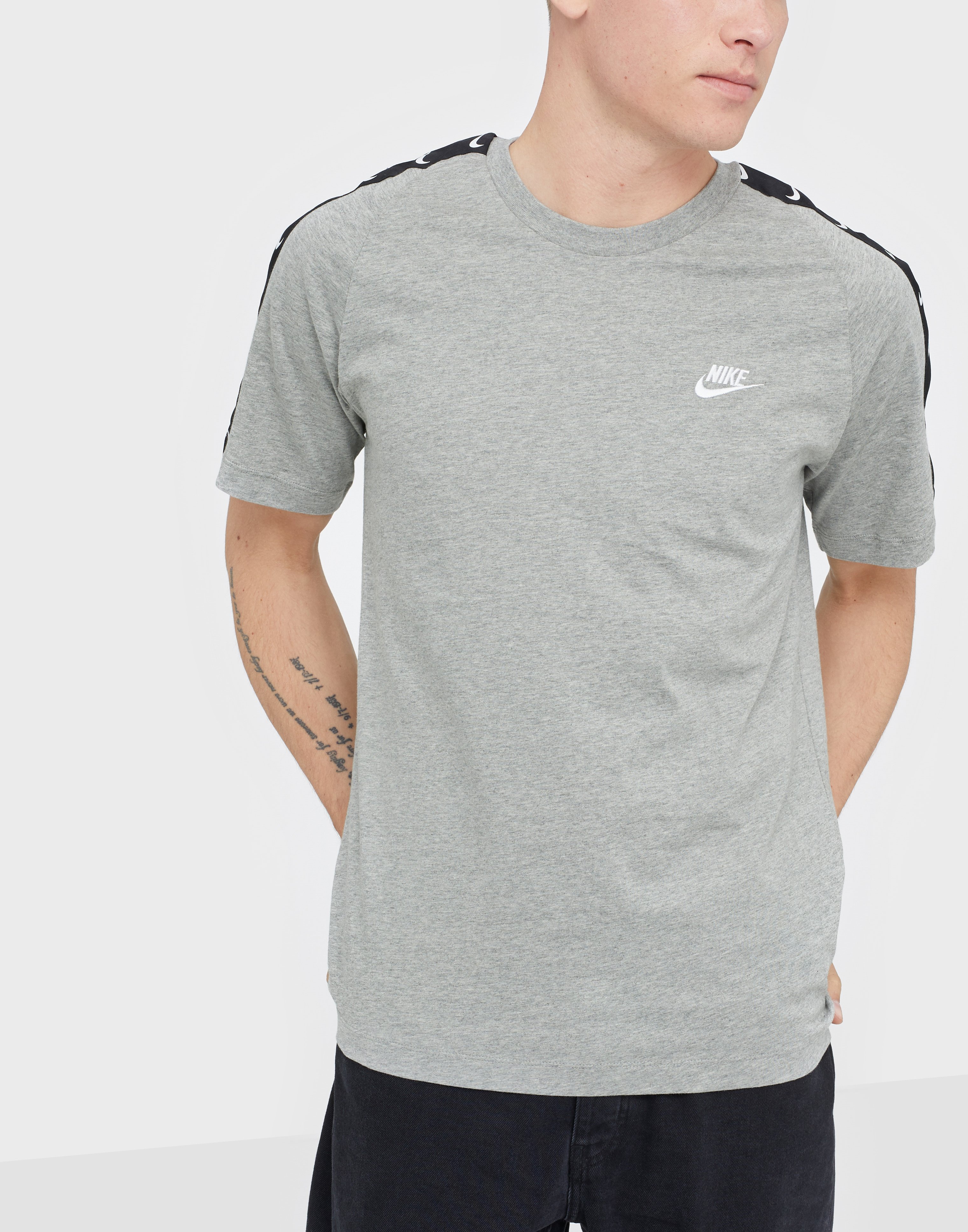 m nsw tee hbr swoosh 2