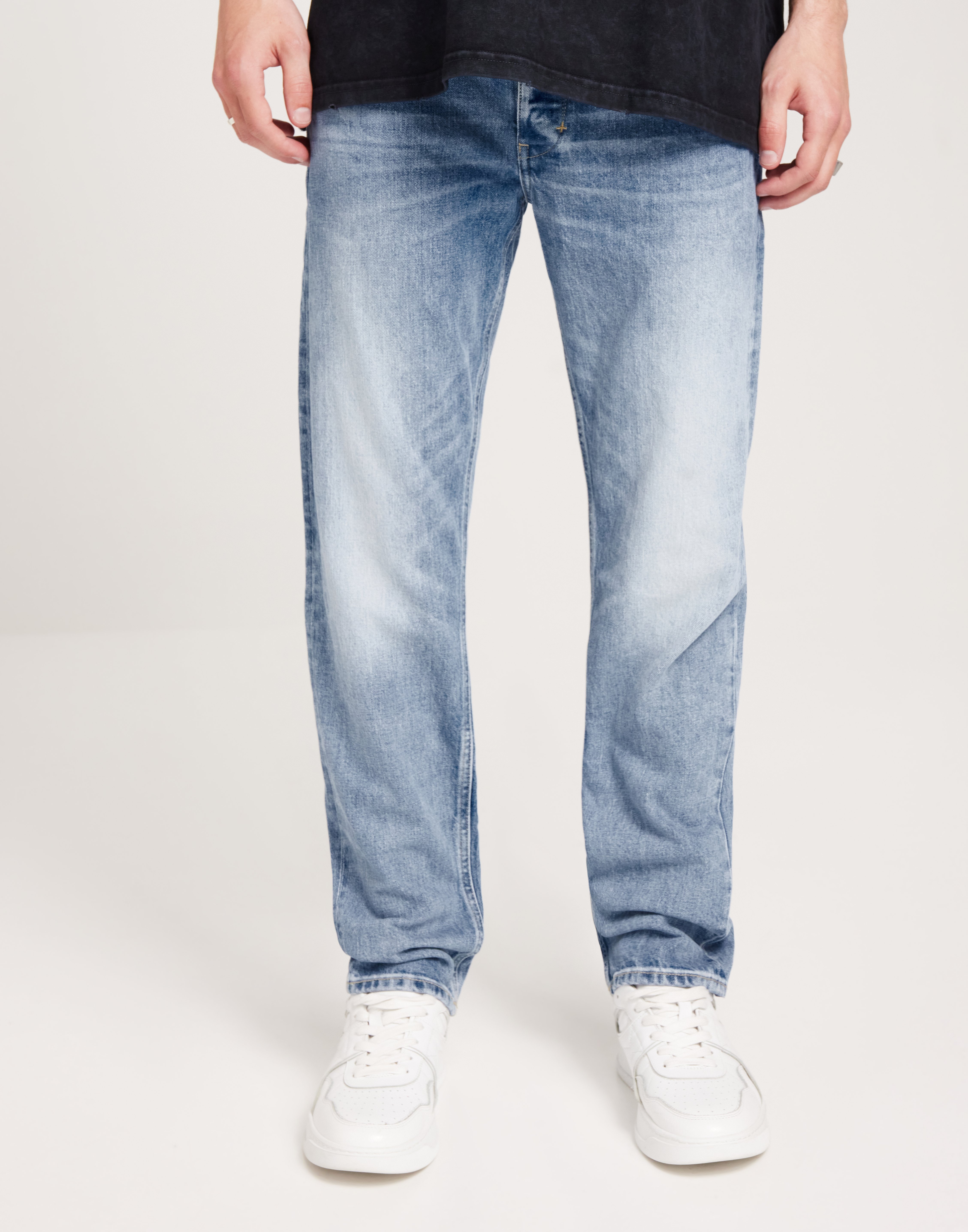 Neuw Ray Straight Farkut Light Vintage Indigo product