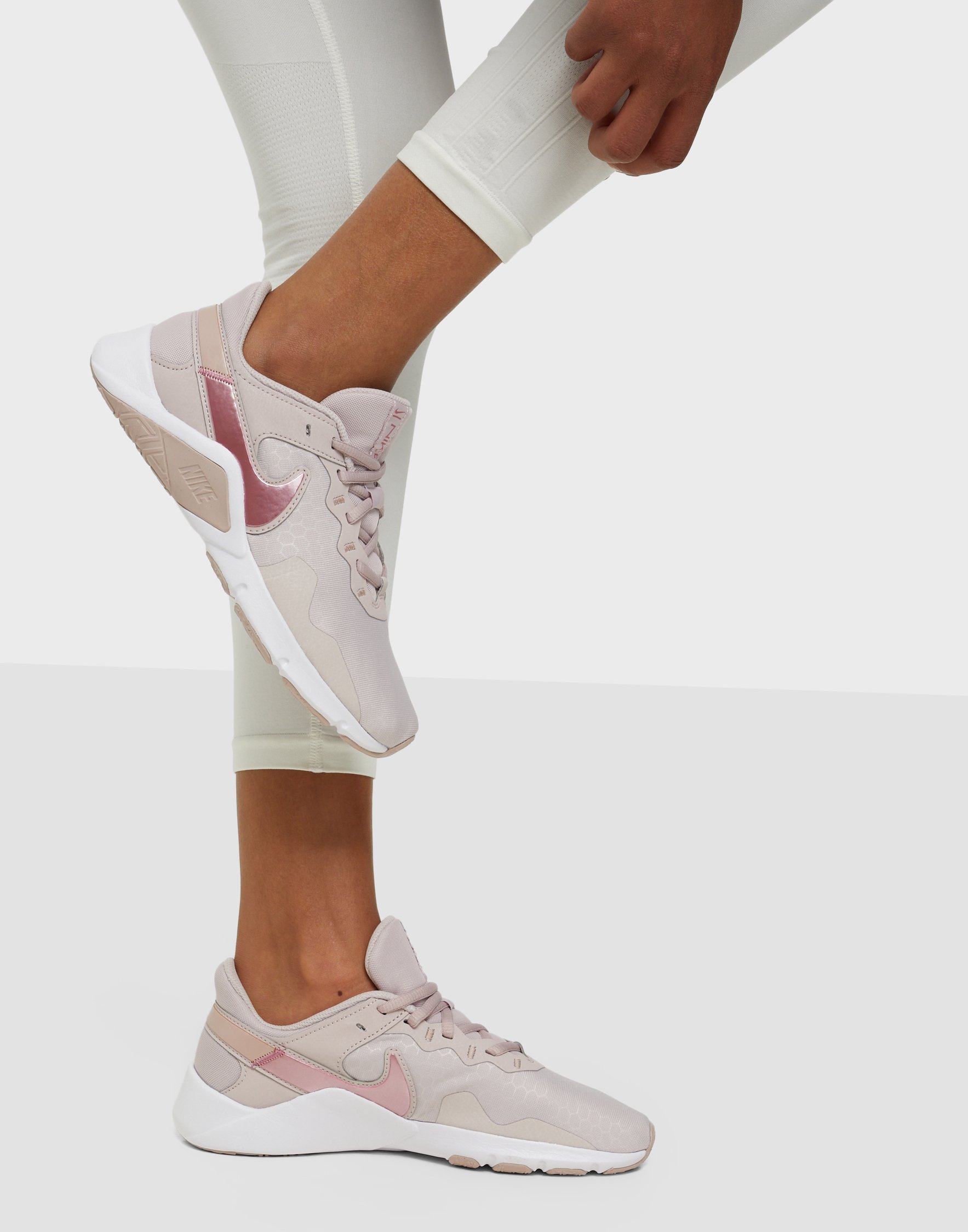 nike performance legend essential pink