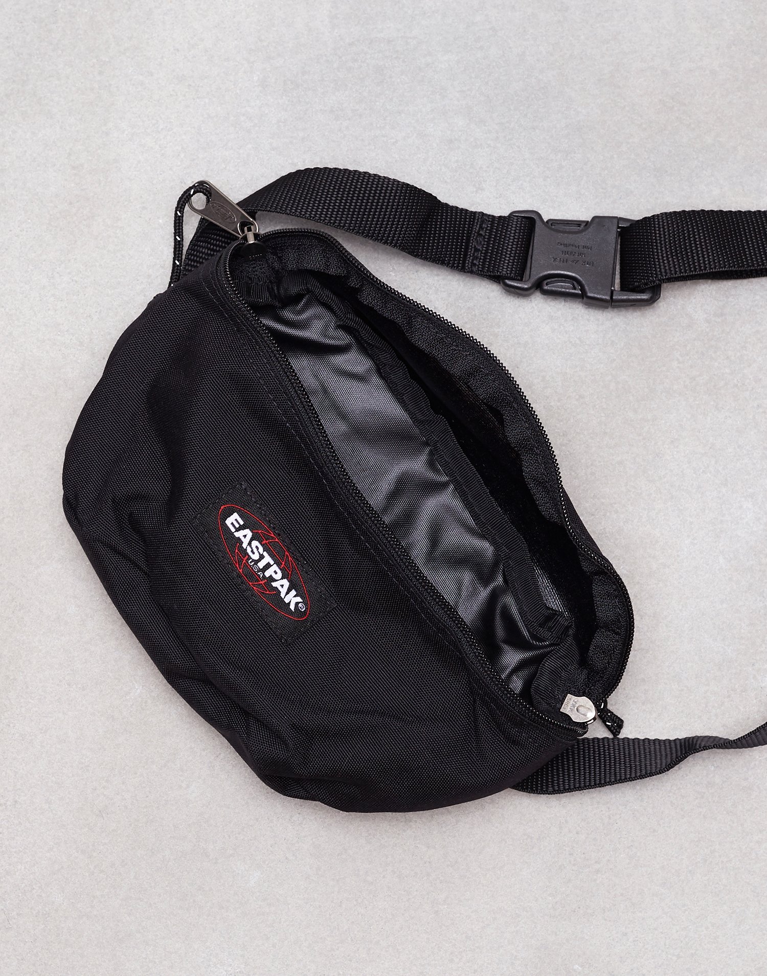 eastpak belly bag