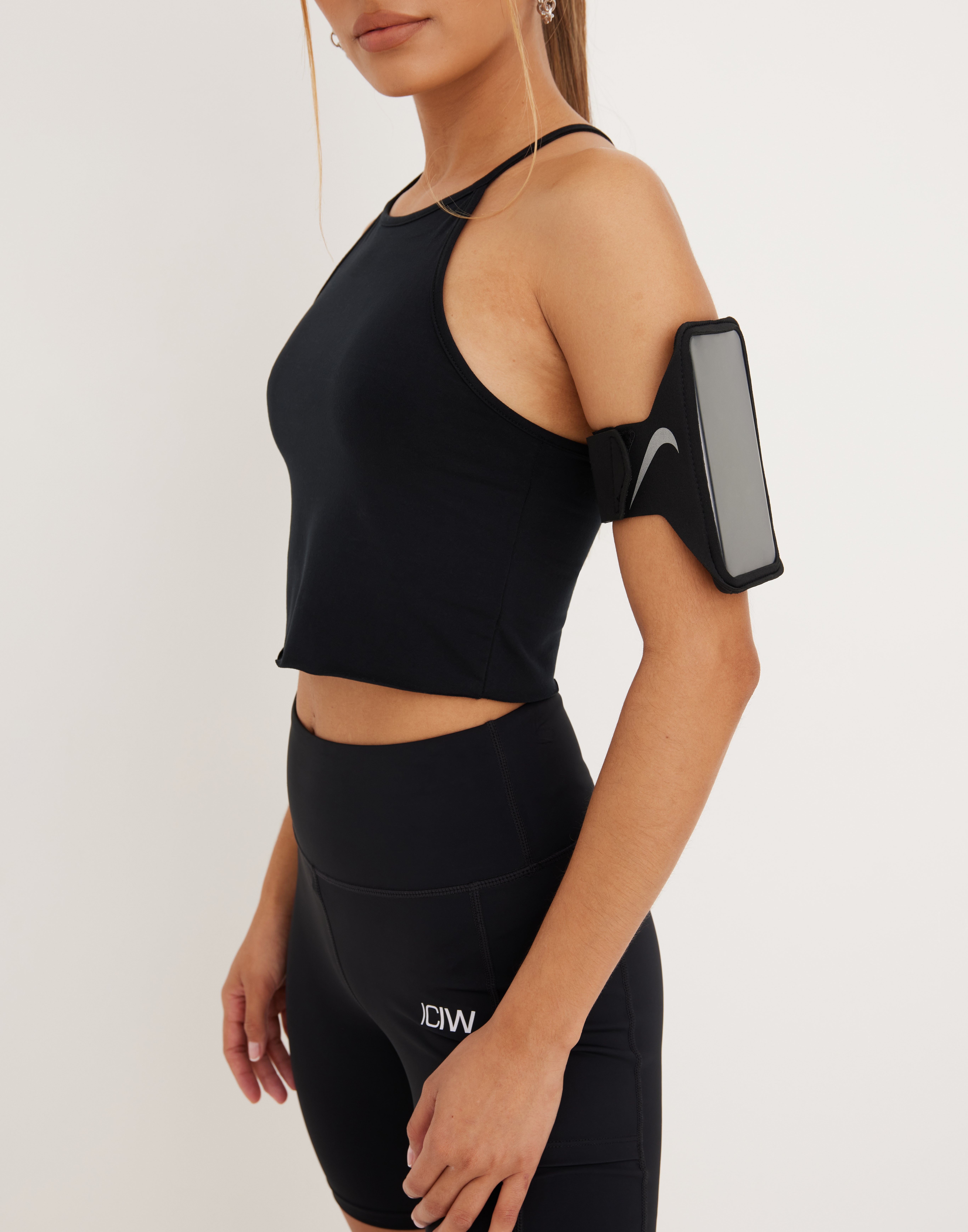 nike lean arm band