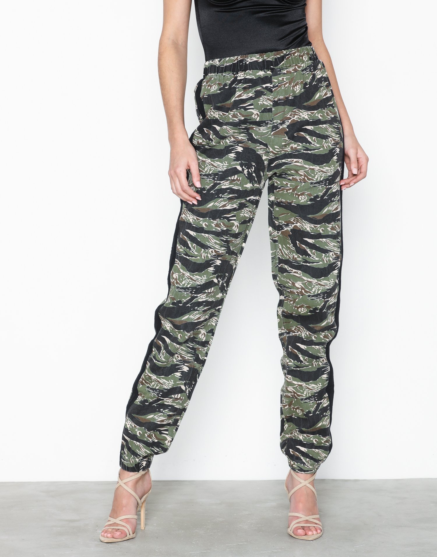 missguided camo joggers