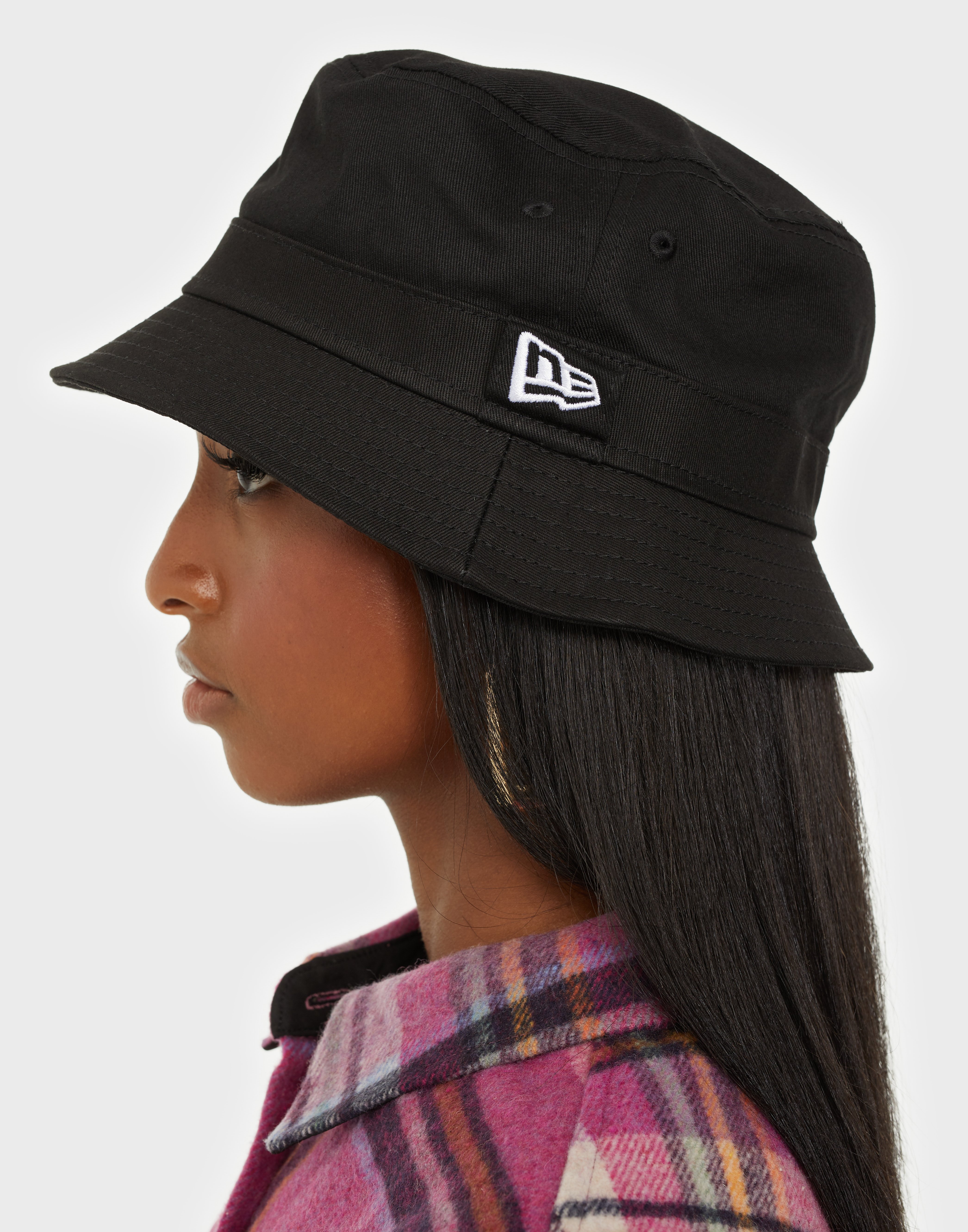 new era essential bucket hat