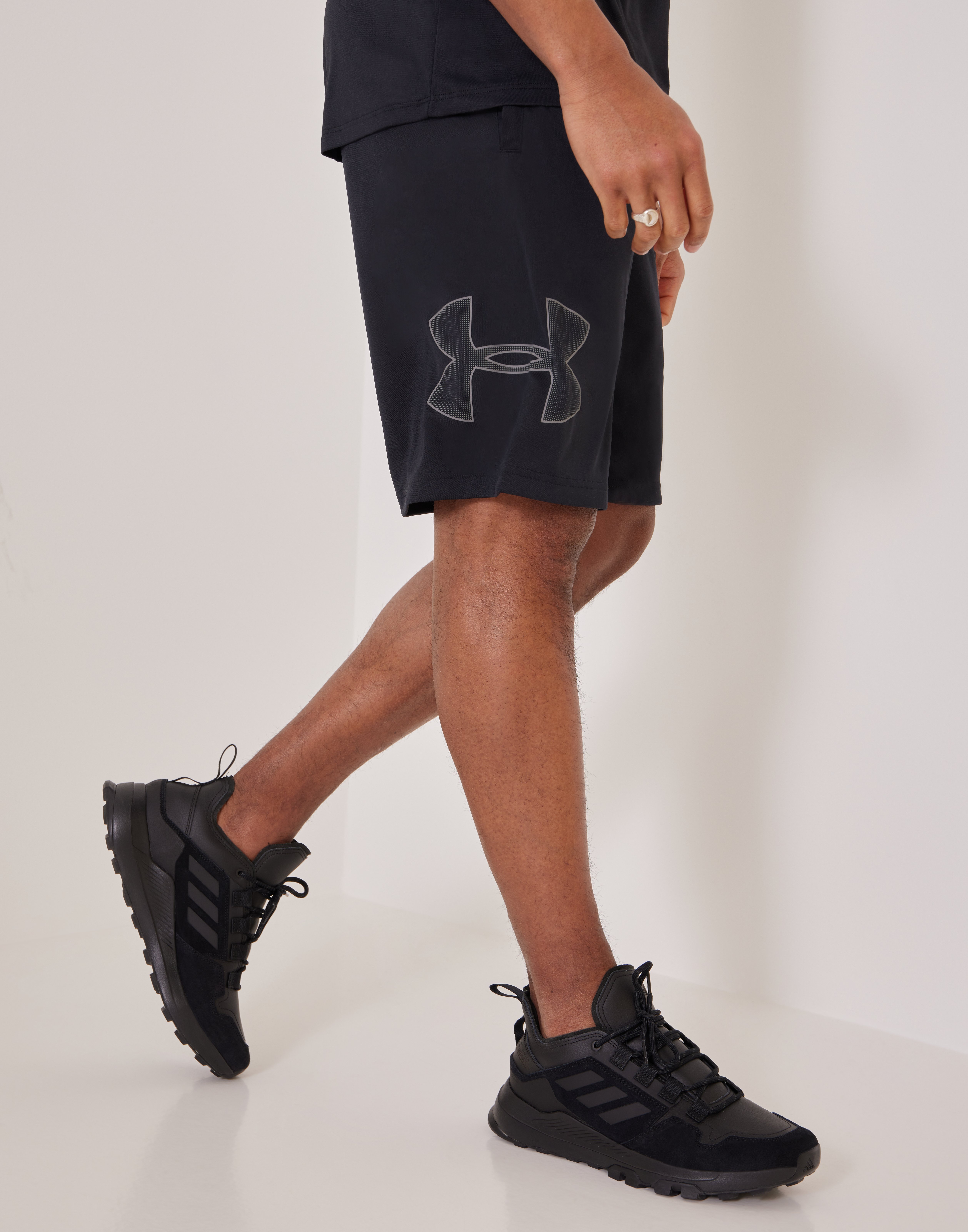 under armour tech graphic shorts