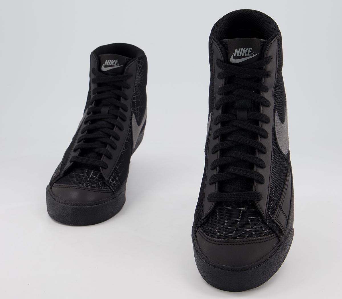 nike blazer mid 77 black laces