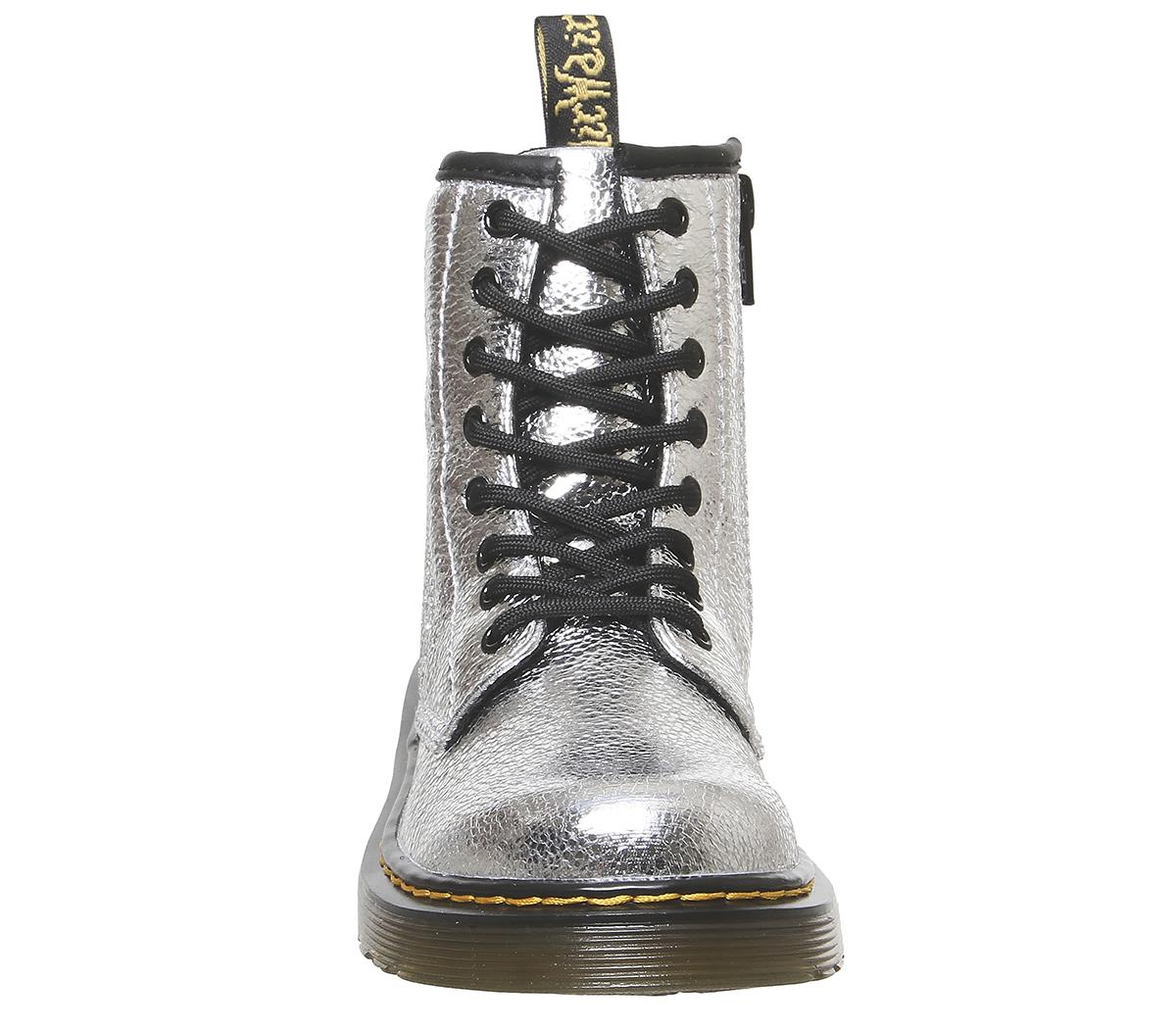 dr martens lace boot