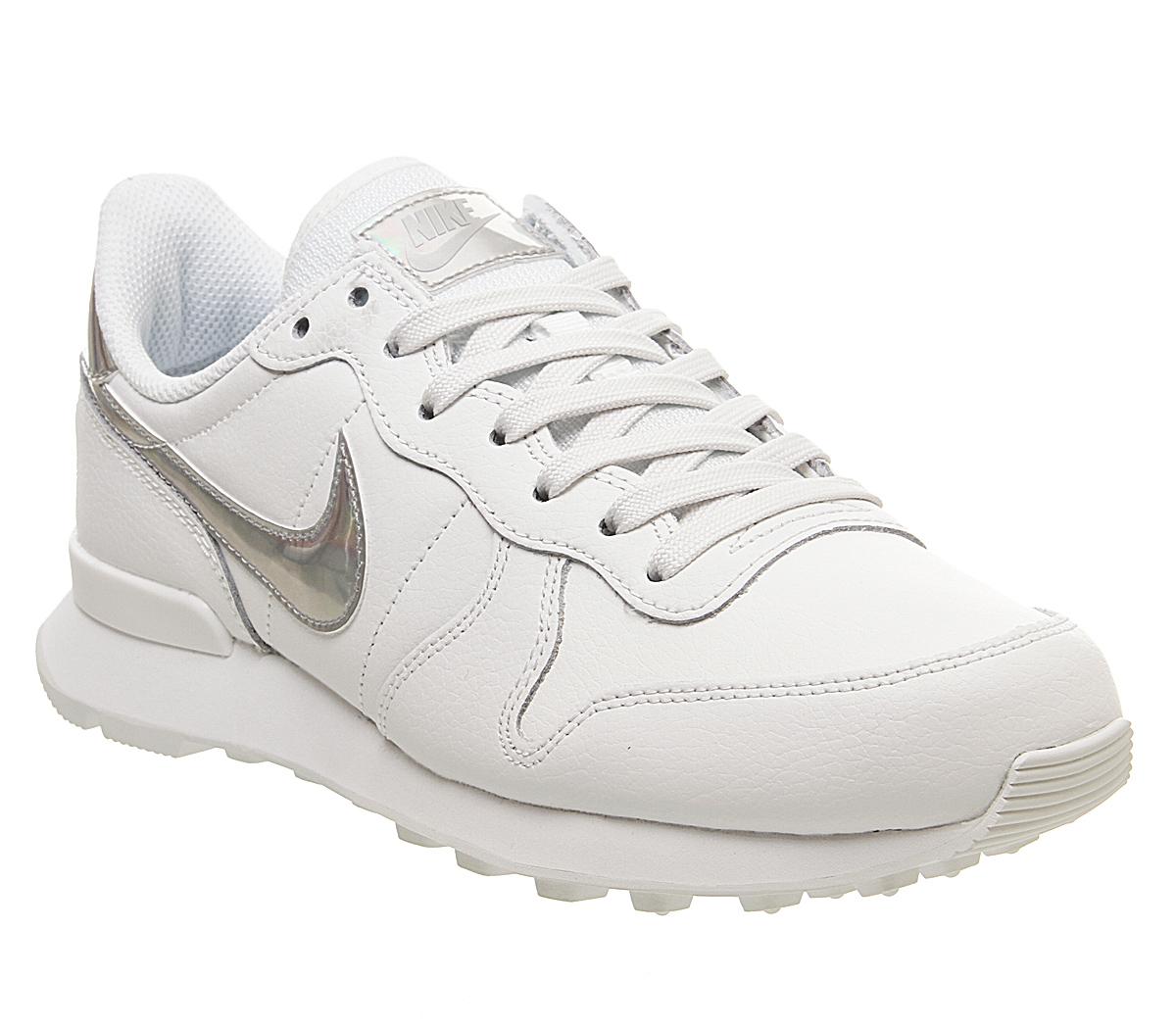 silver trainers nike